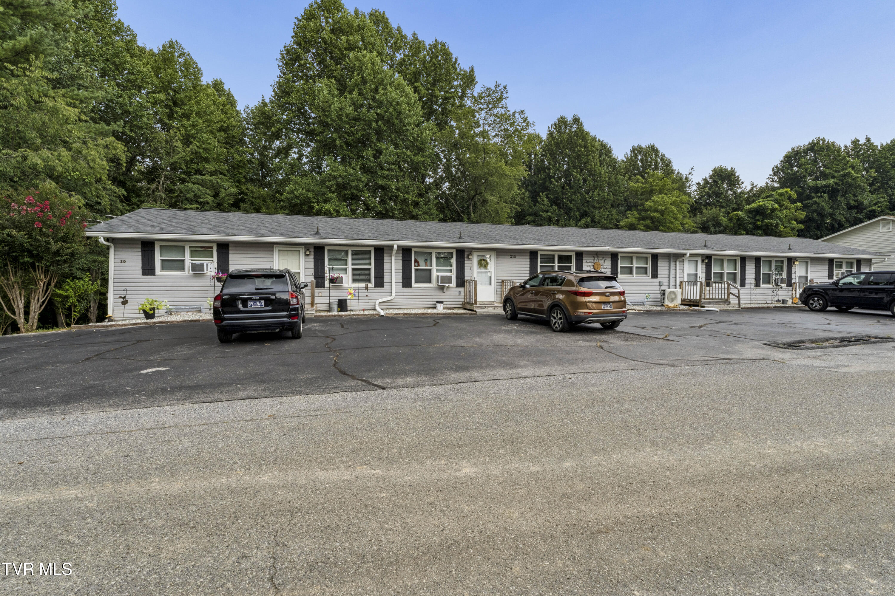 210 Longview Avenue Property Photo 3