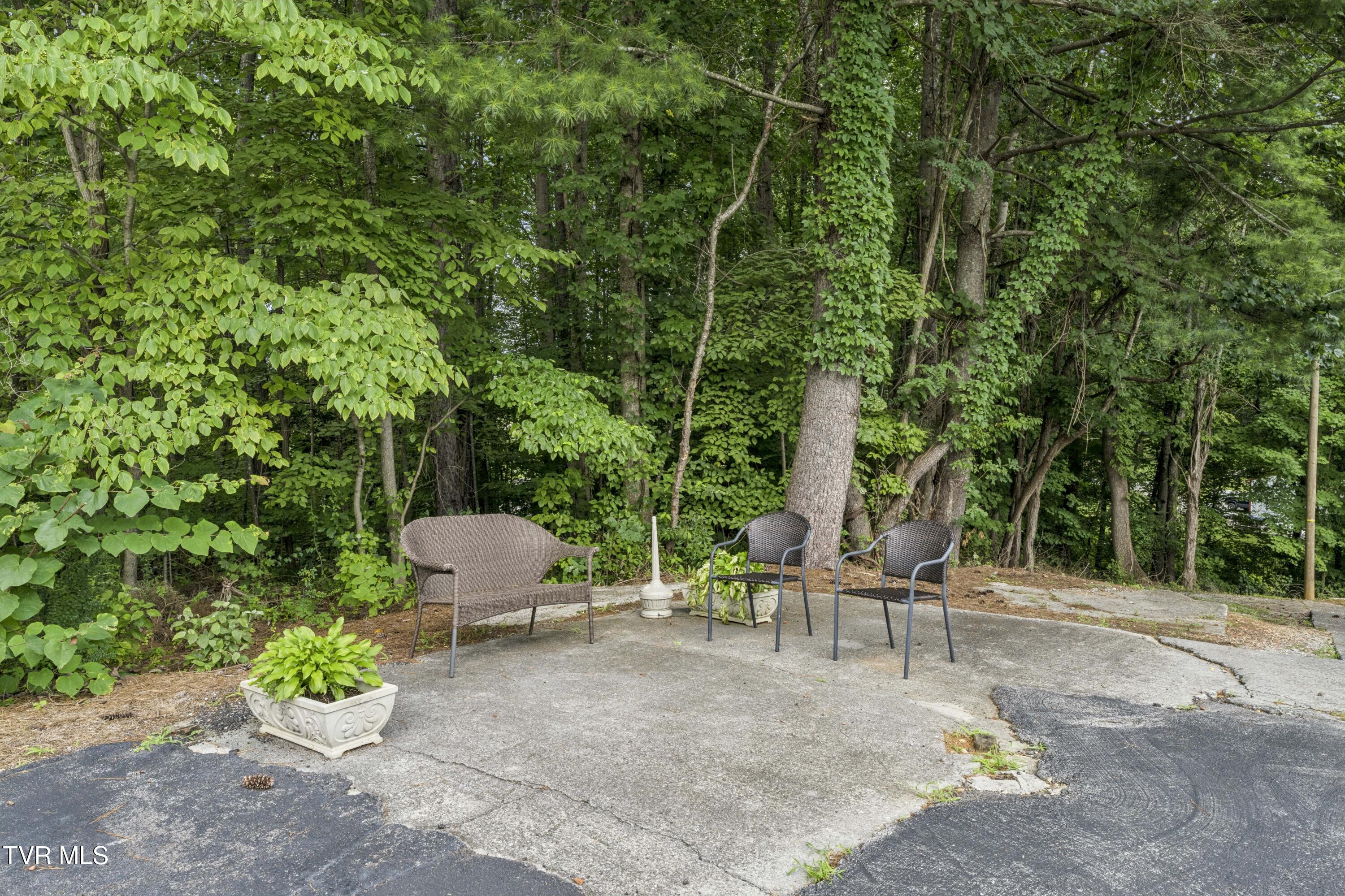 210 Longview Avenue Property Photo 4