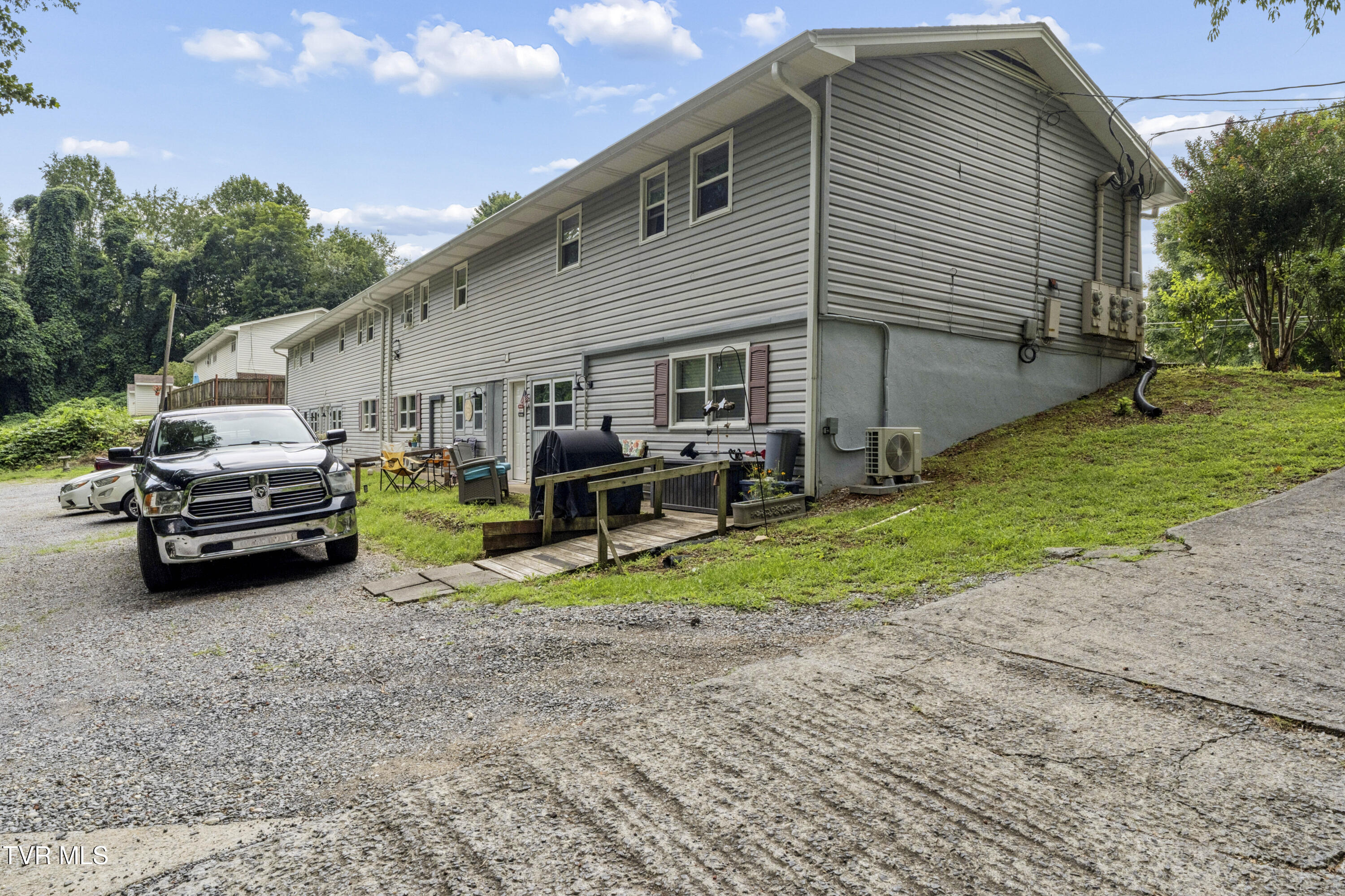 210 Longview Avenue Property Photo 5