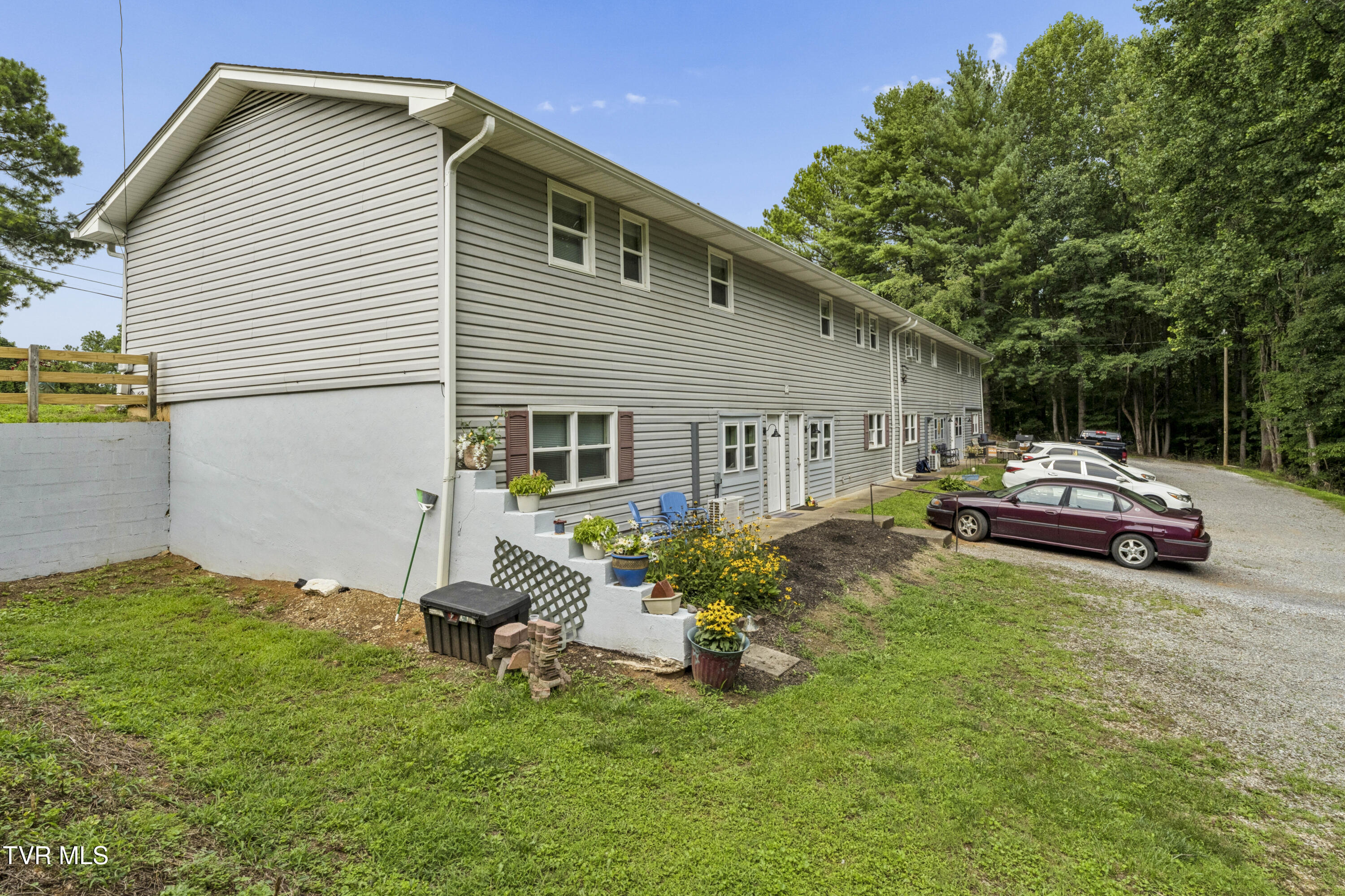 210 Longview Avenue Property Photo 7