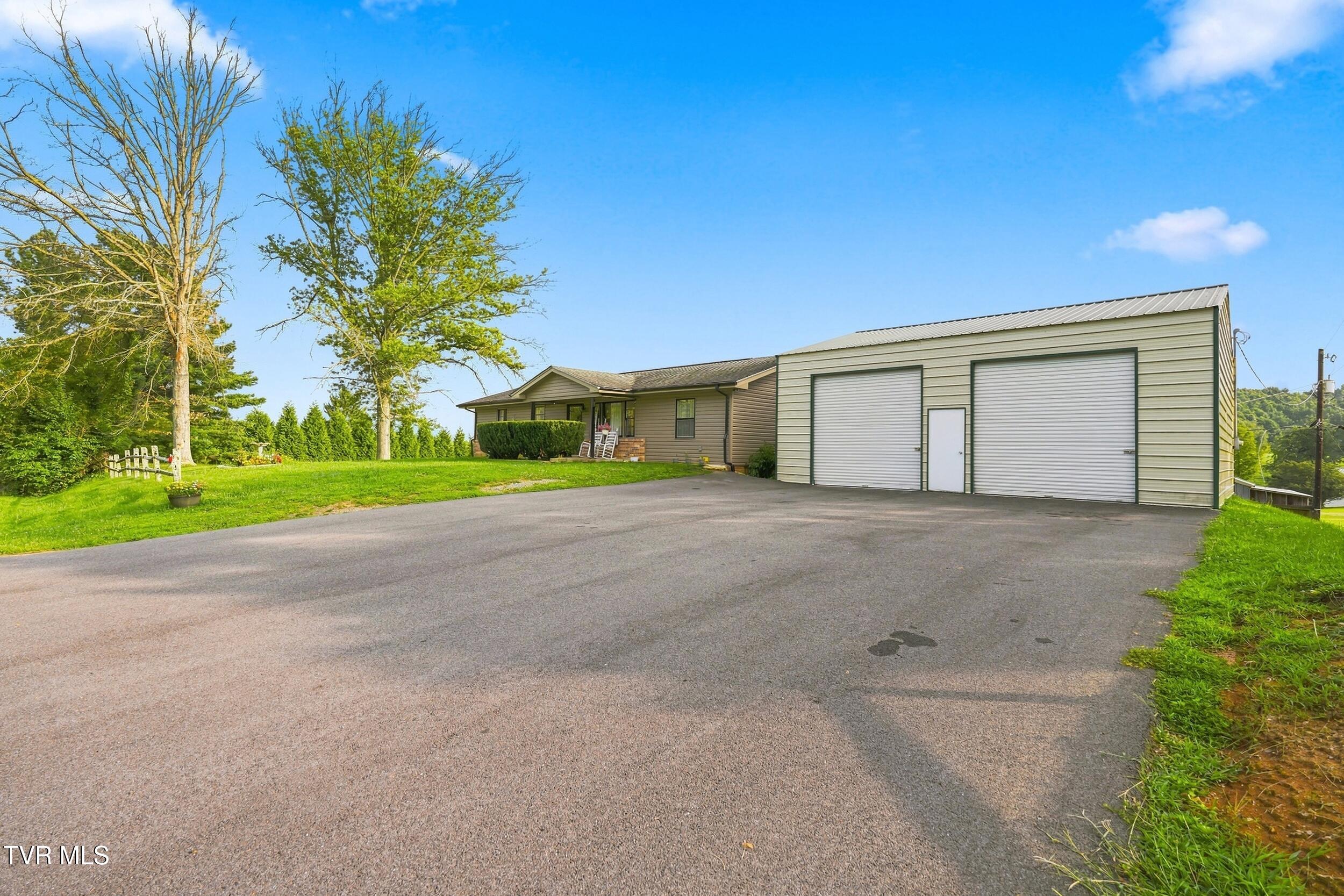 22197 Green Village Drive Property Photo 2
