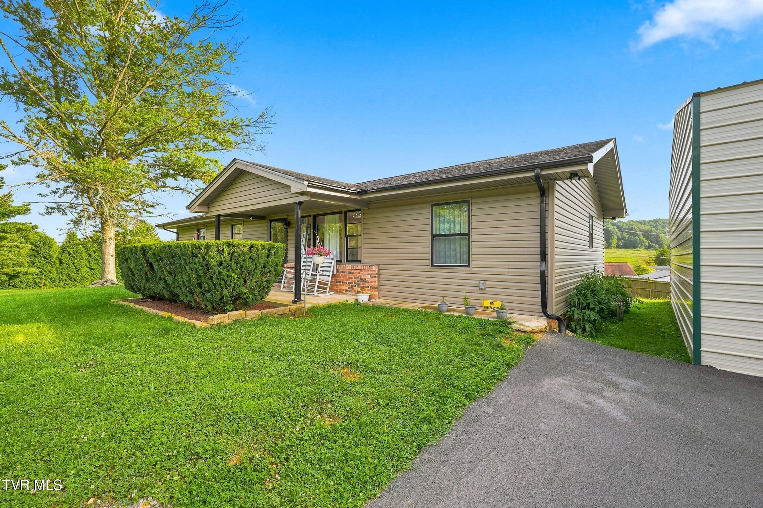 22197 Green Village Drive Property Photo 4