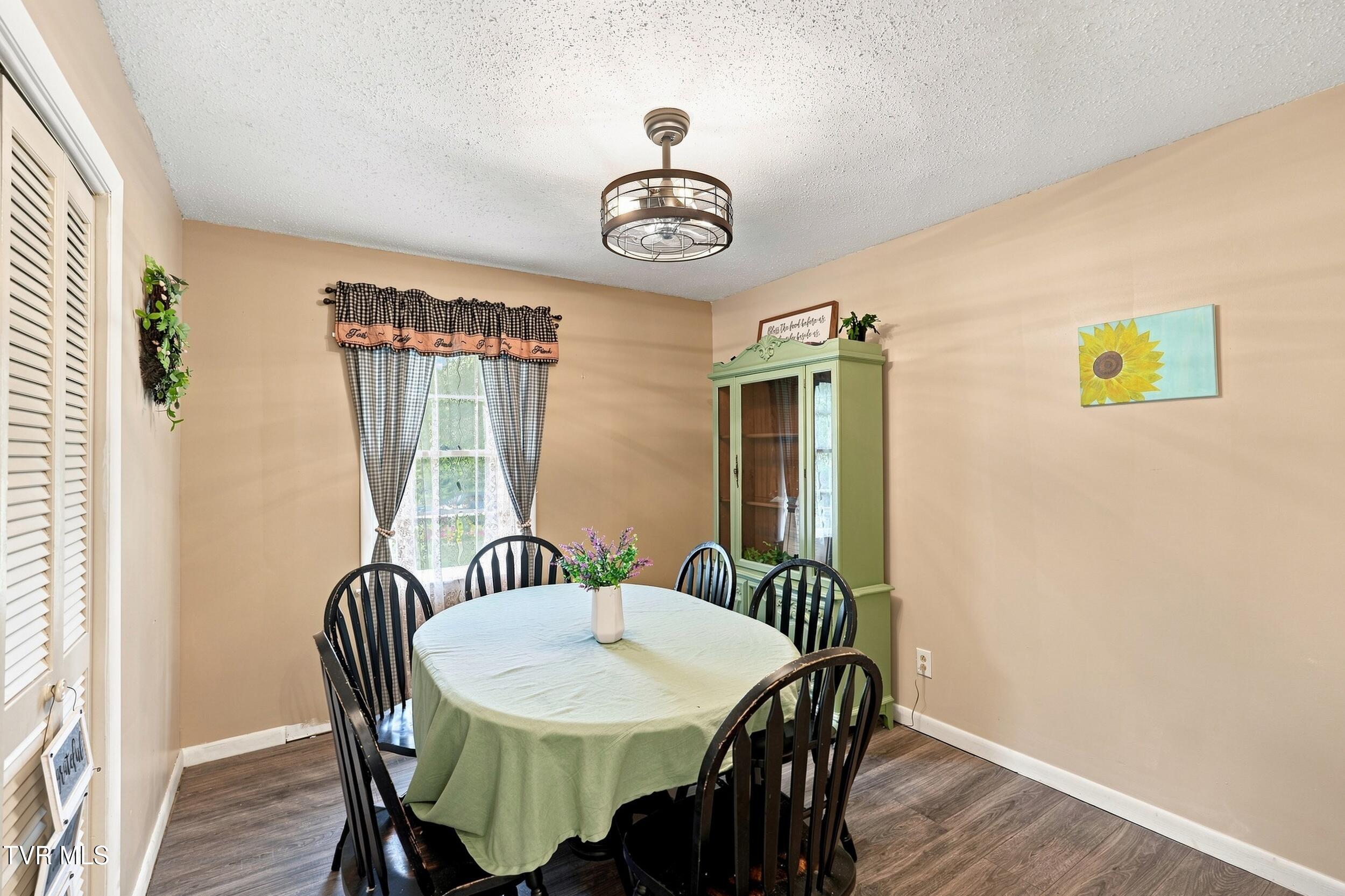 22197 Green Village Drive Property Photo 13