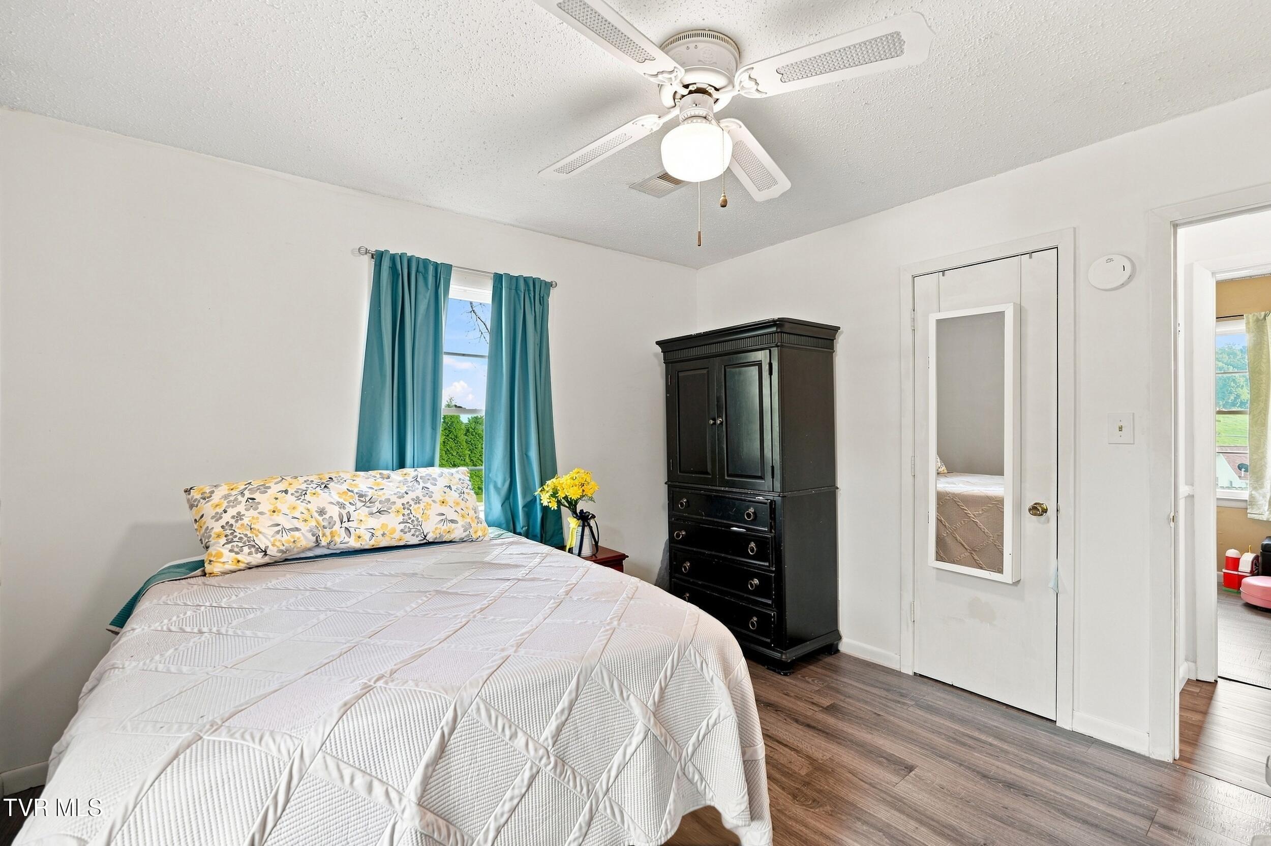 22197 Green Village Drive Property Photo 25