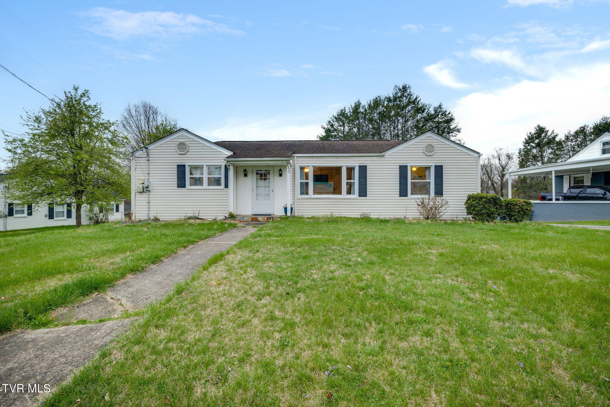 1326 Valley Drive Property Photo 1