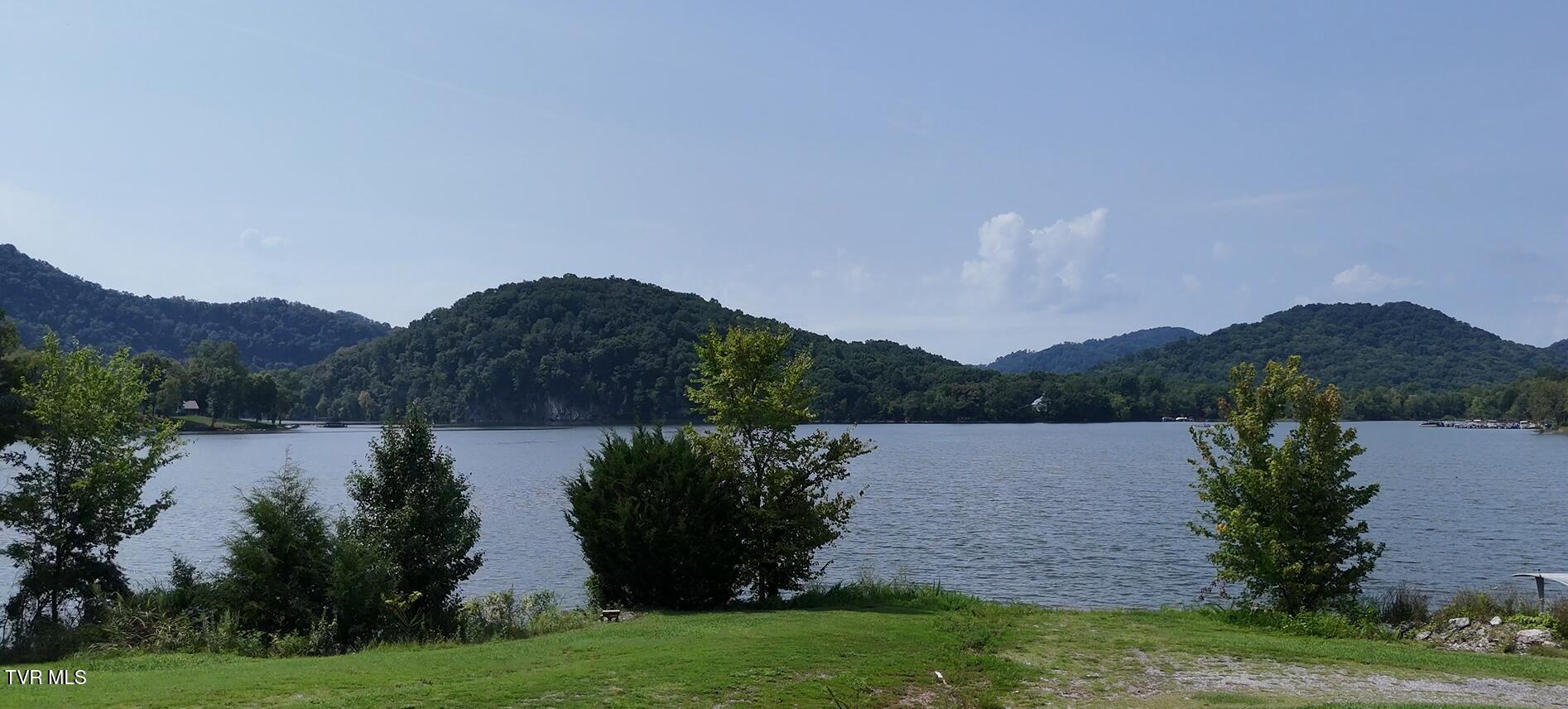 246 Cherokee Boat Dock Road Property Photo 4