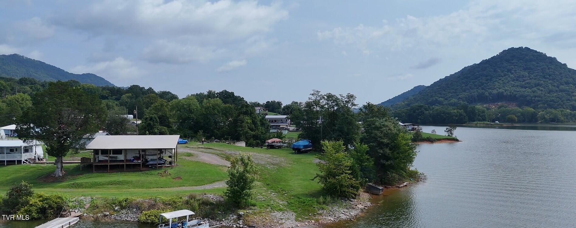 246 Cherokee Boat Dock Road Property Photo 5