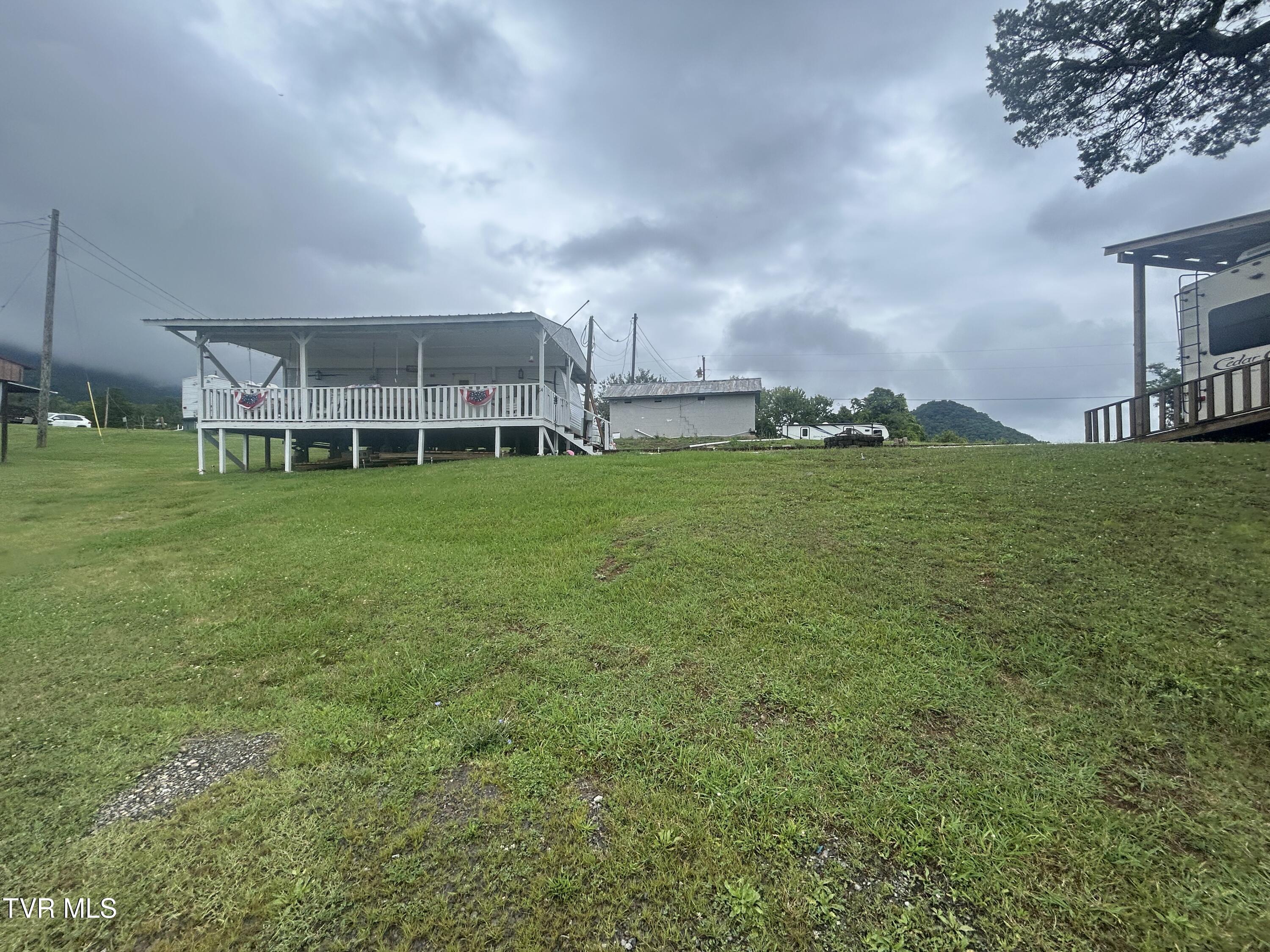 246 Cherokee Boat Dock Road Property Photo 8