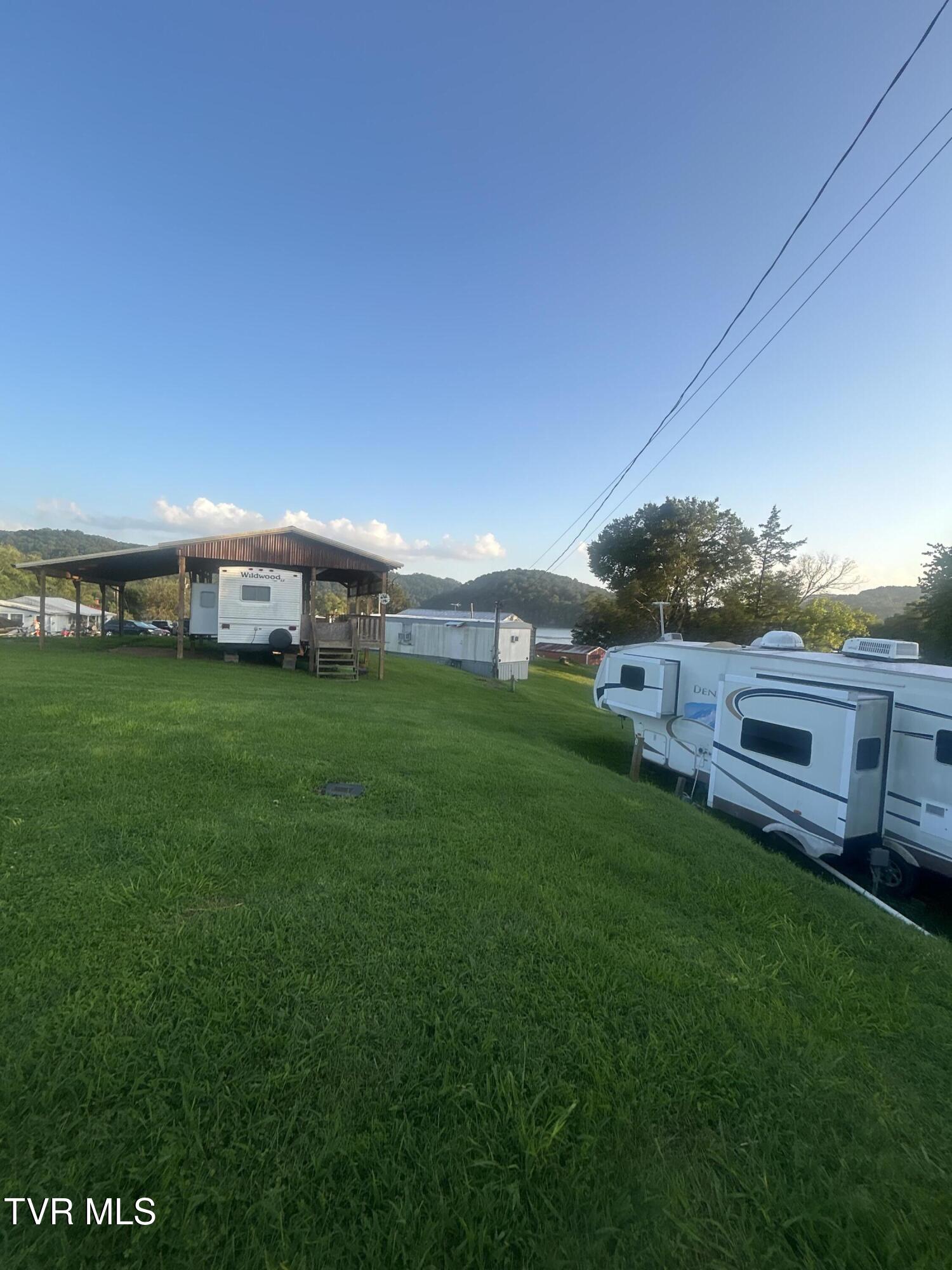246 Cherokee Boat Dock Road Property Photo 10