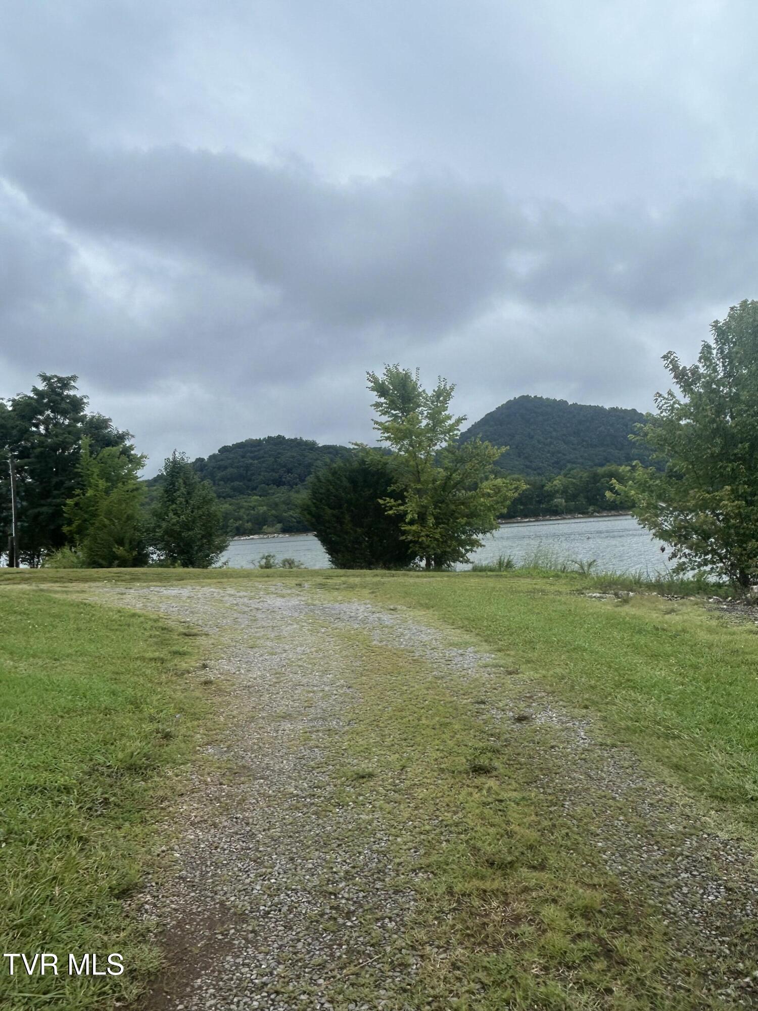 246 Cherokee Boat Dock Road Property Photo 11
