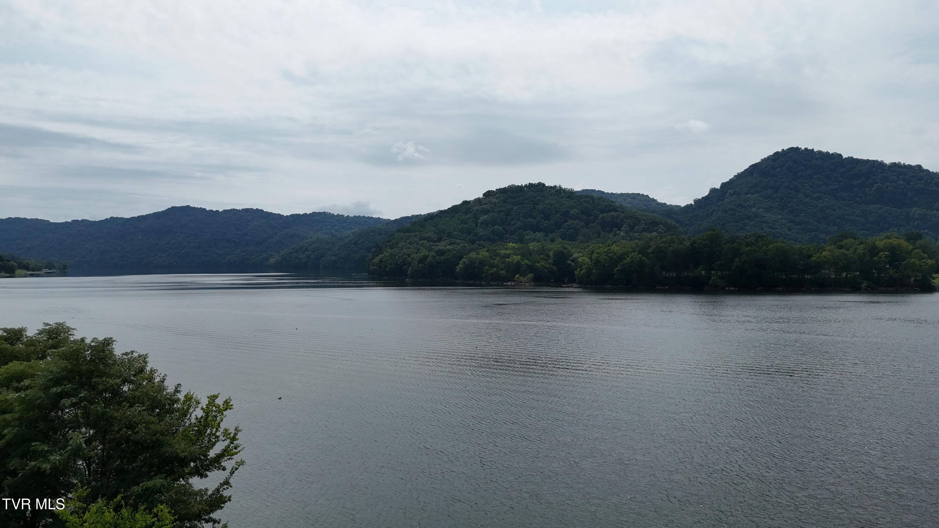 246 Cherokee Boat Dock Road Property Photo 13