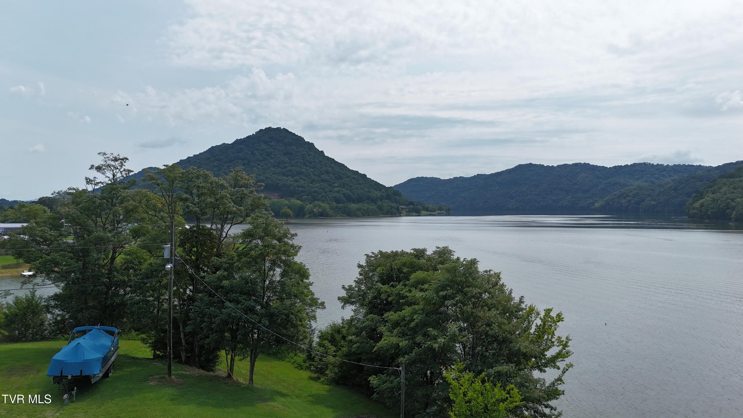246 Cherokee Boat Dock Road Property Photo 14