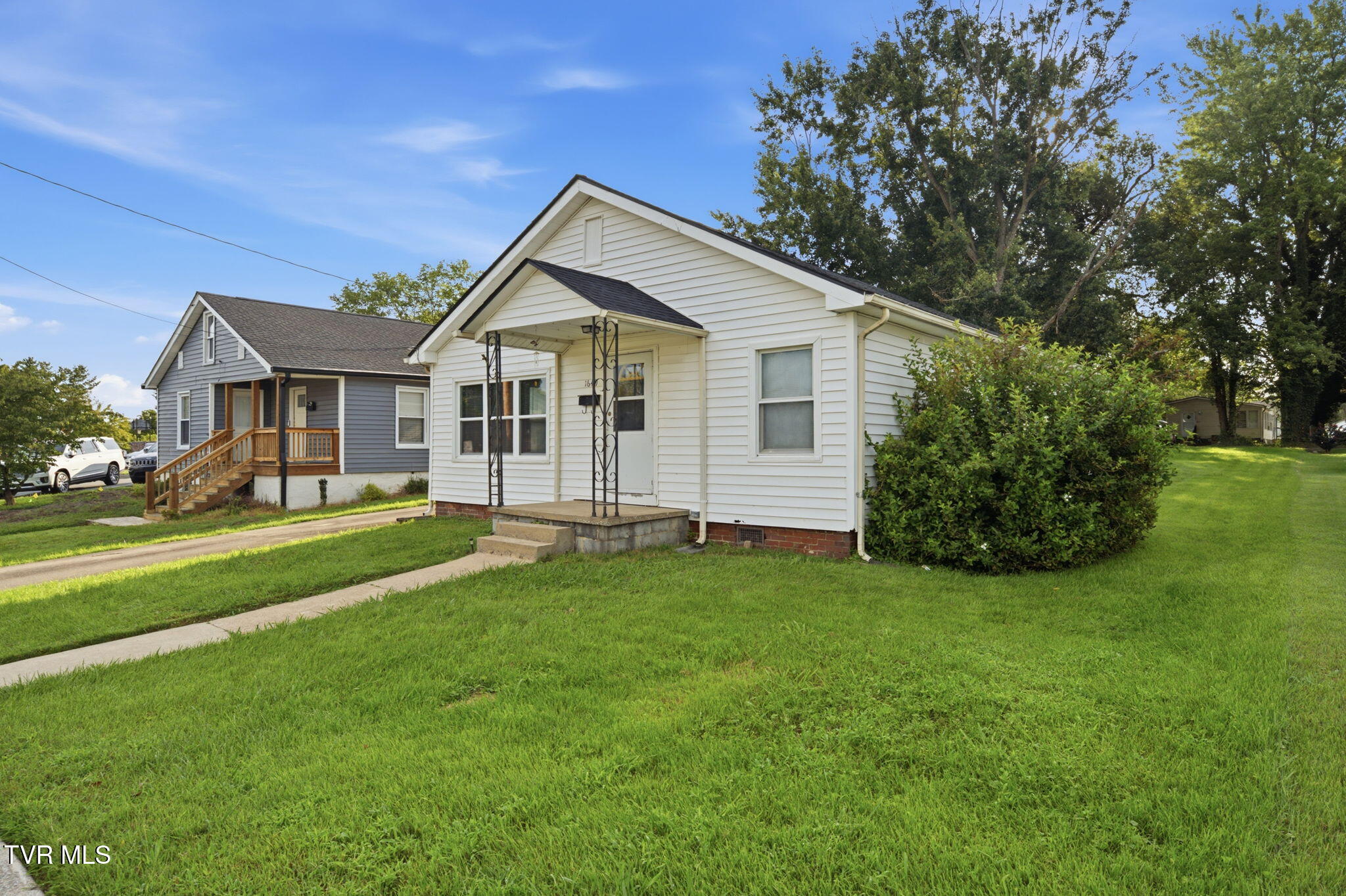 1649 E Street Property Photo 2