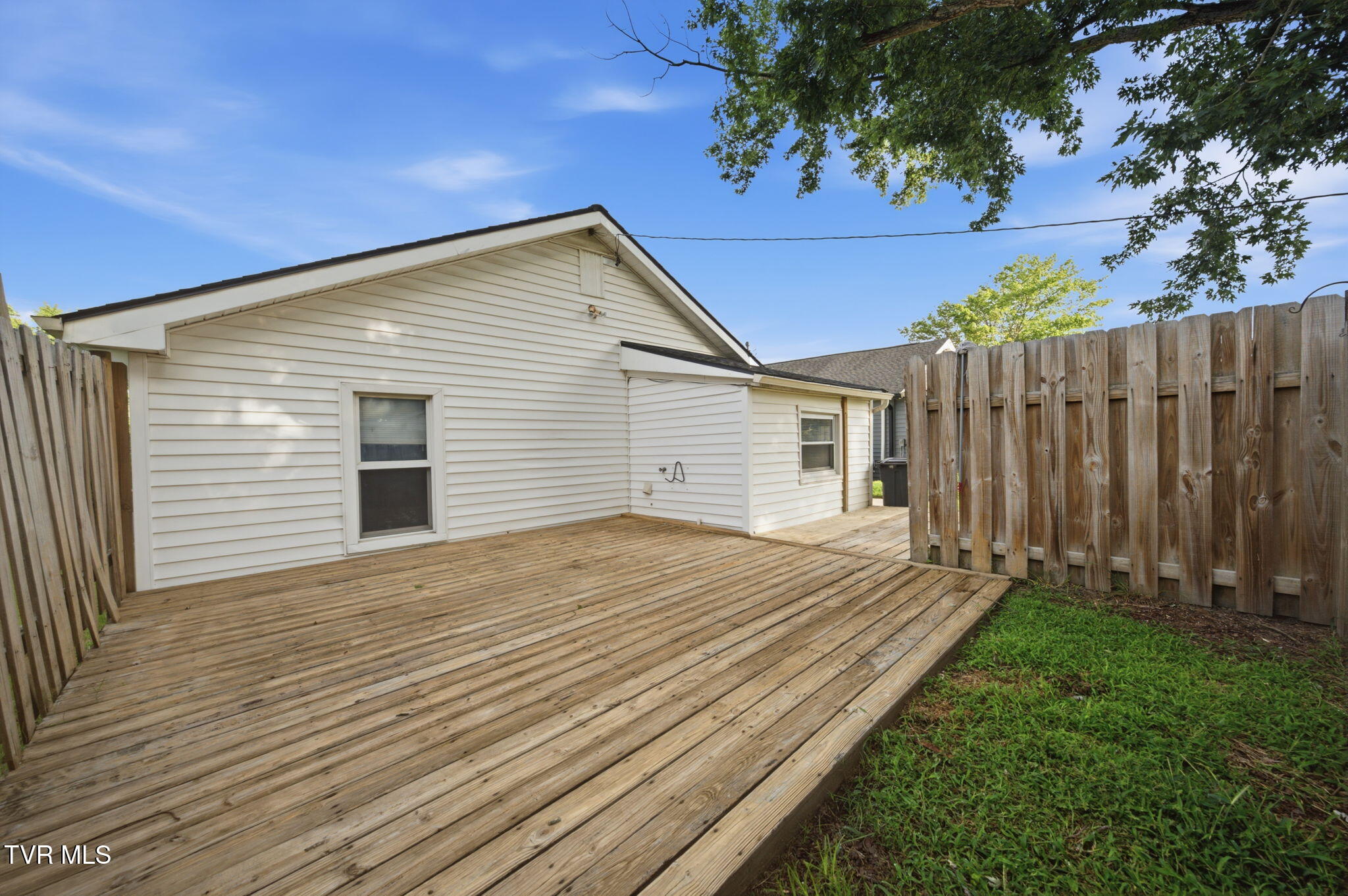 1649 E Street Property Photo 3