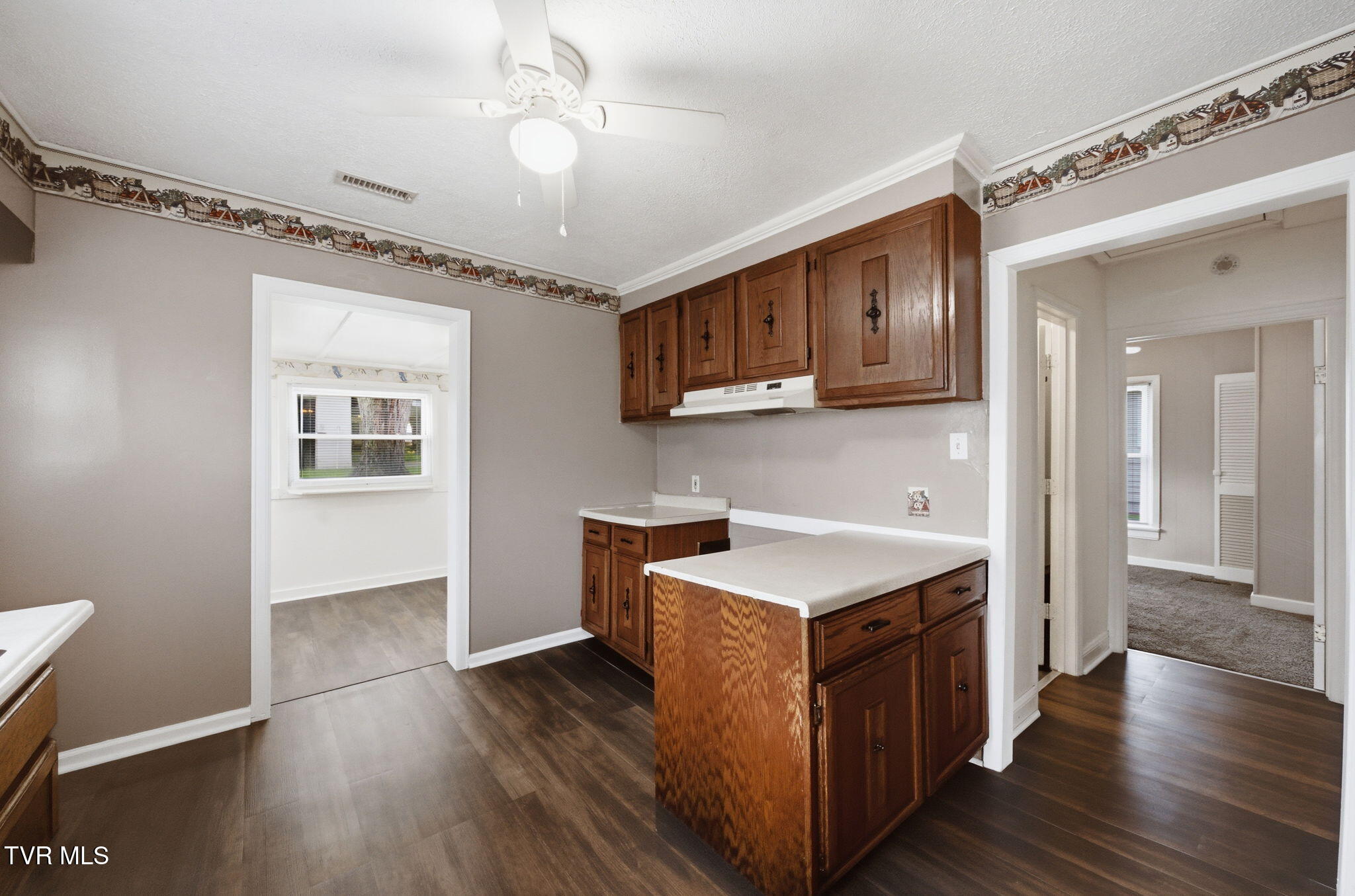 1649 E Street Property Photo 7