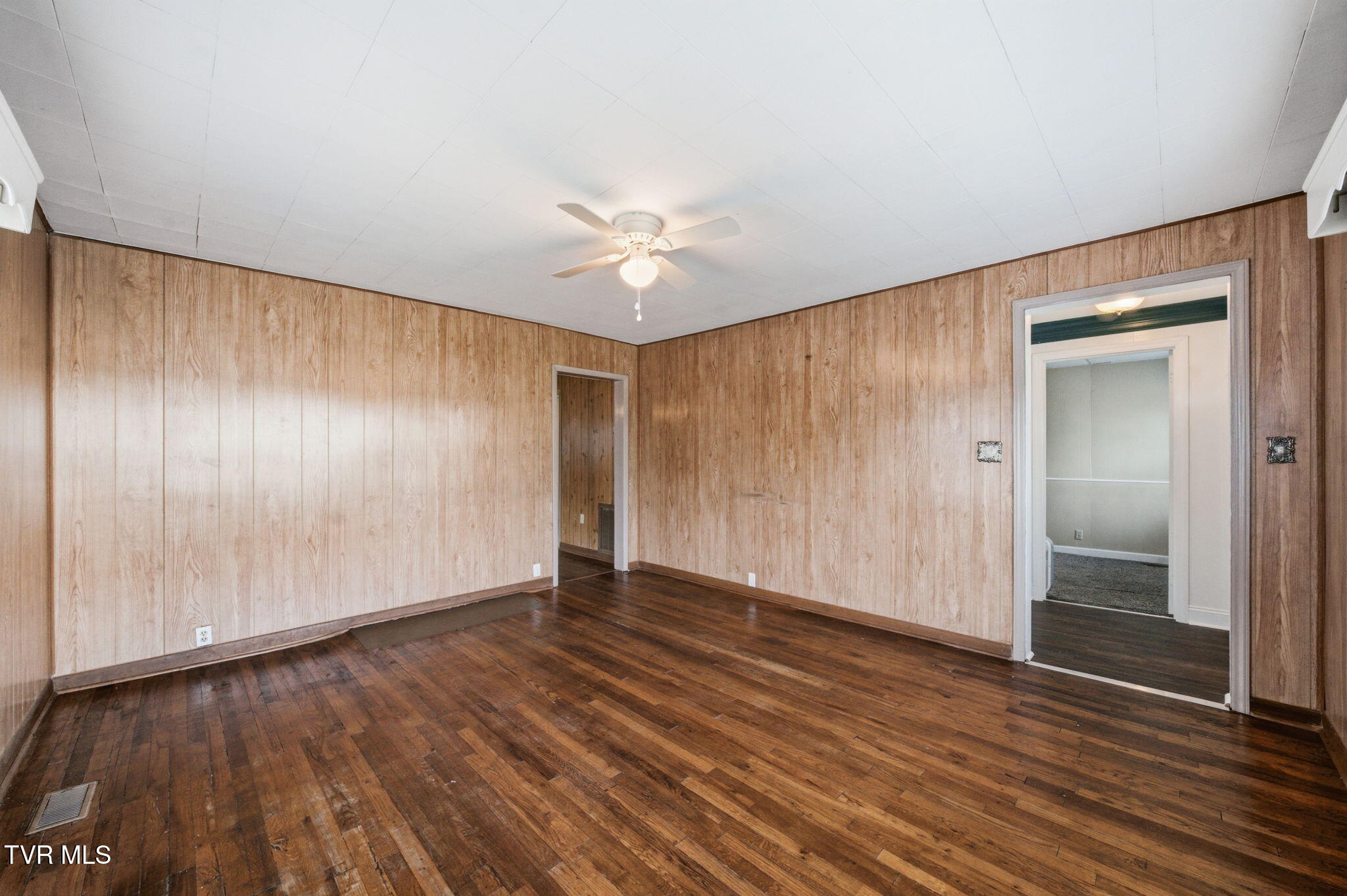1649 E Street Property Photo 9