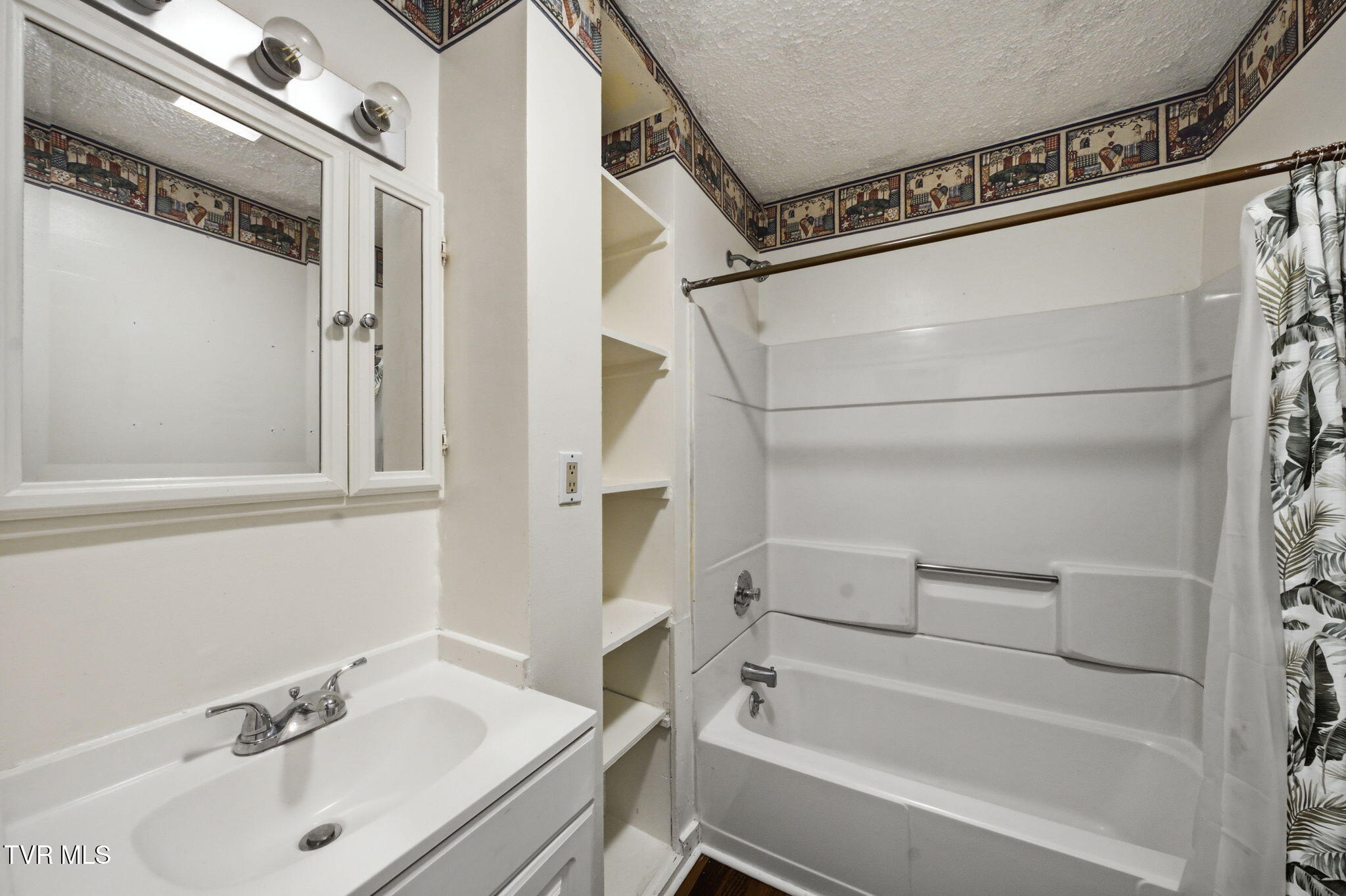 1649 E Street Property Photo 22