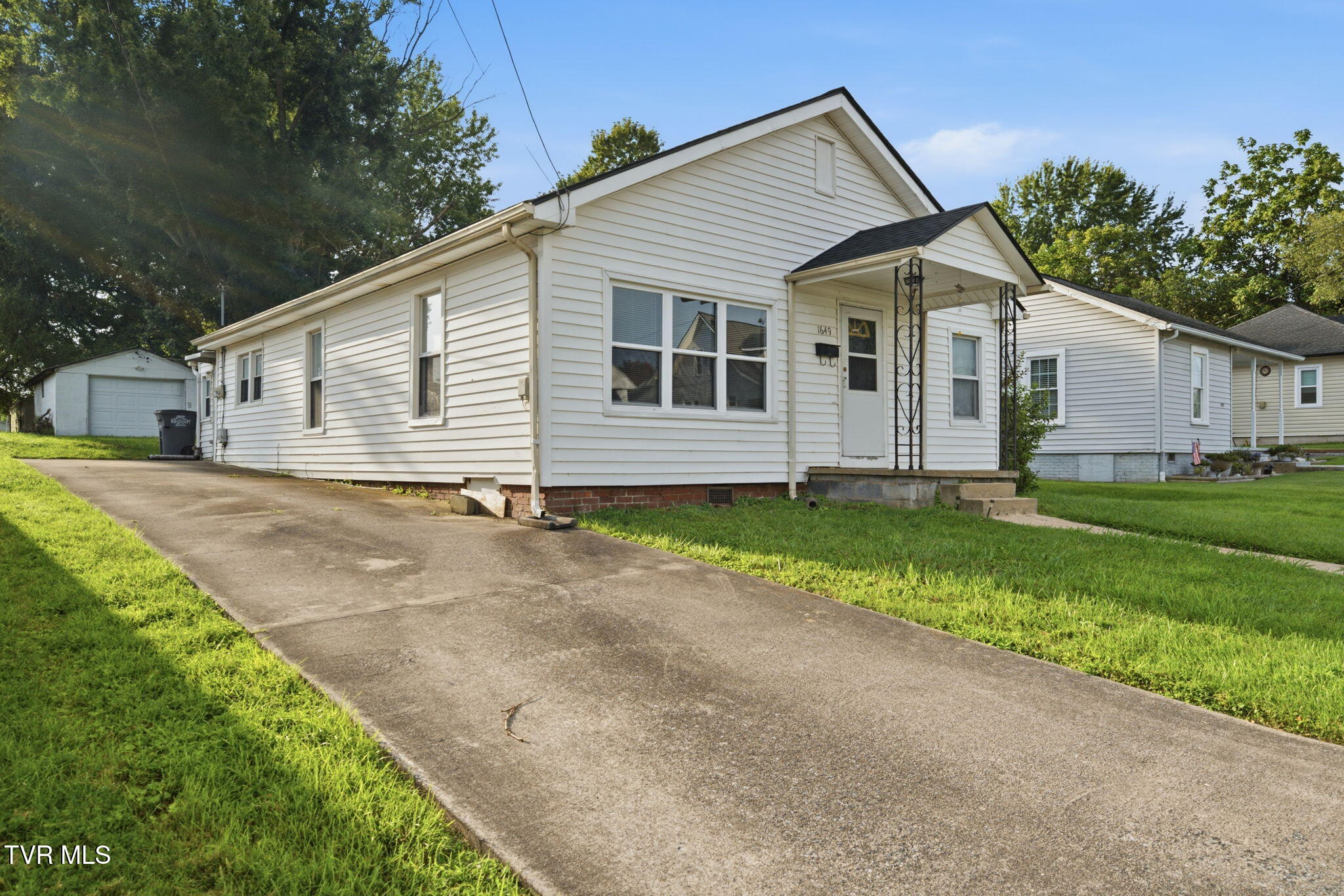 1649 E Street Property Photo 25