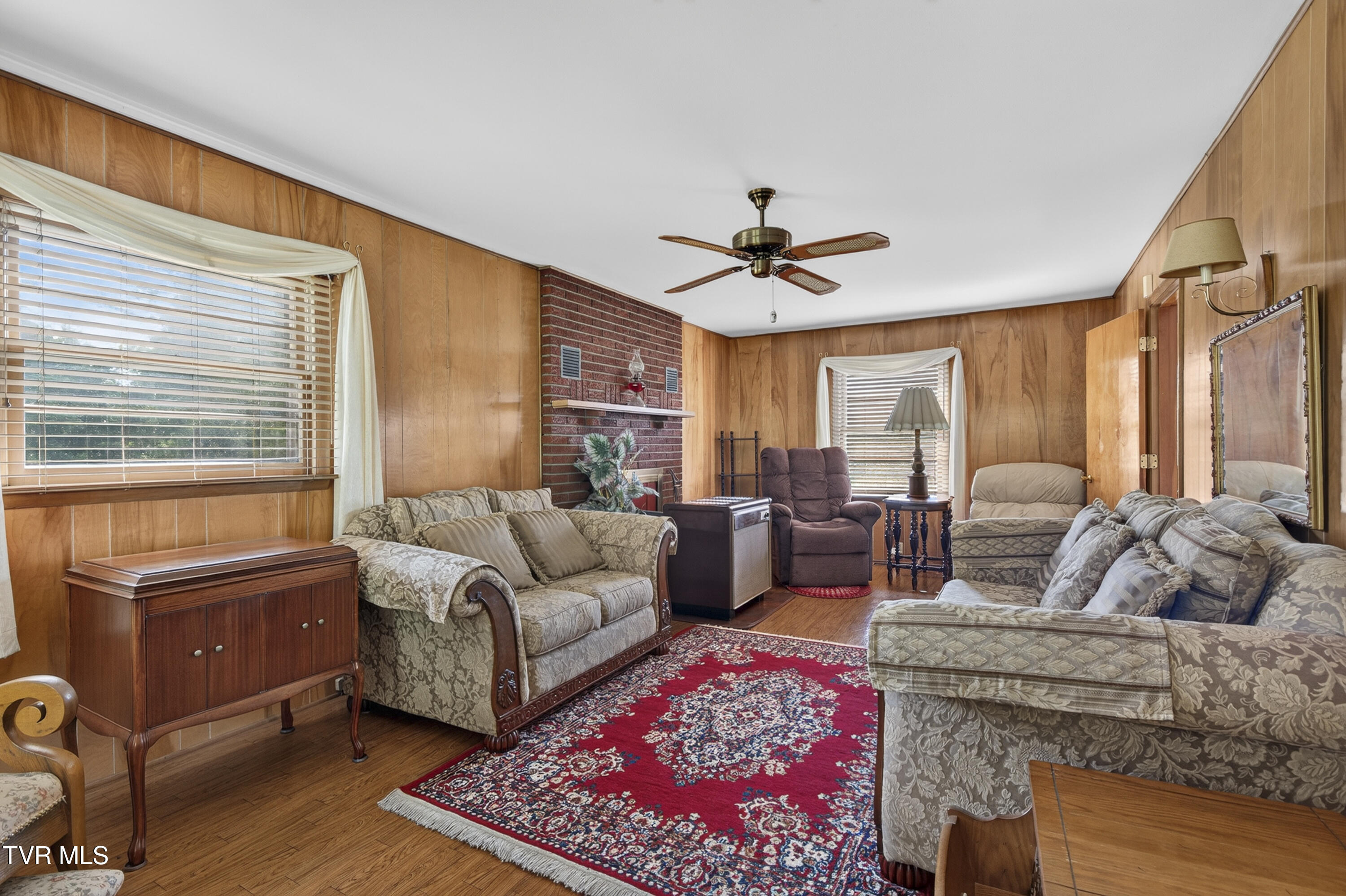 192 2nd Avenue Property Photo 16