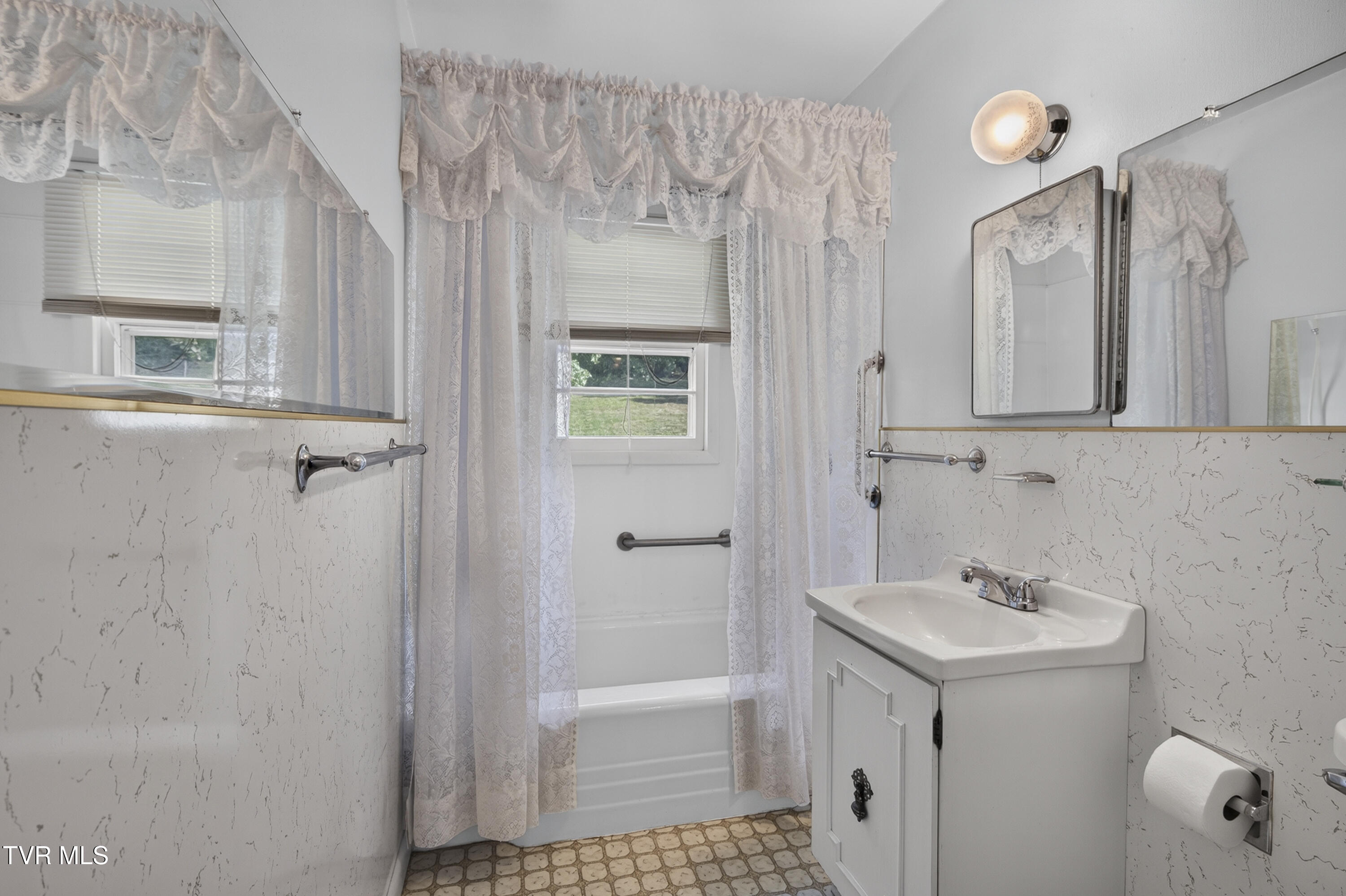 192 2nd Avenue Property Photo 20