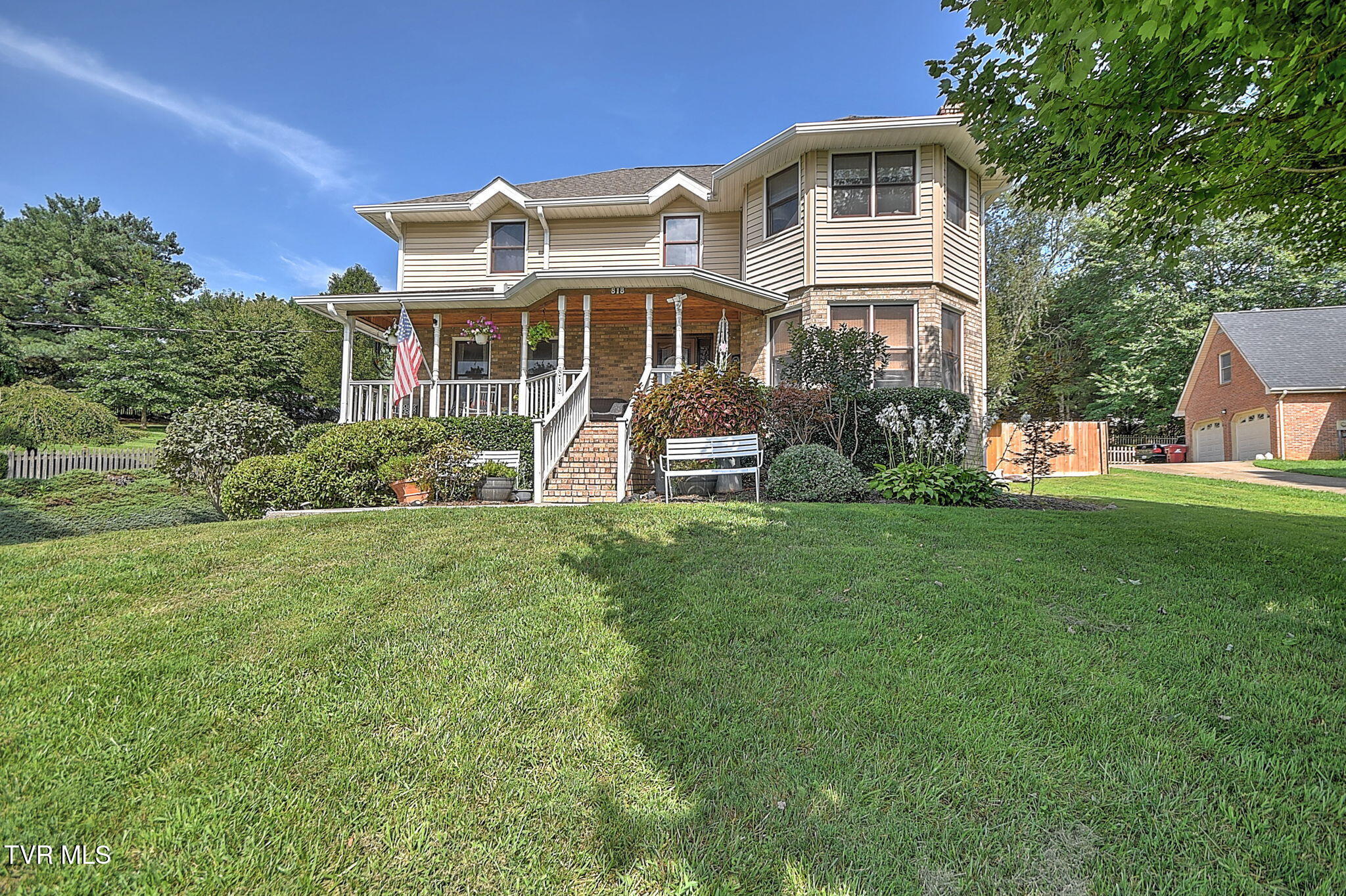 818 Lizabeth Drive Property Photo 3