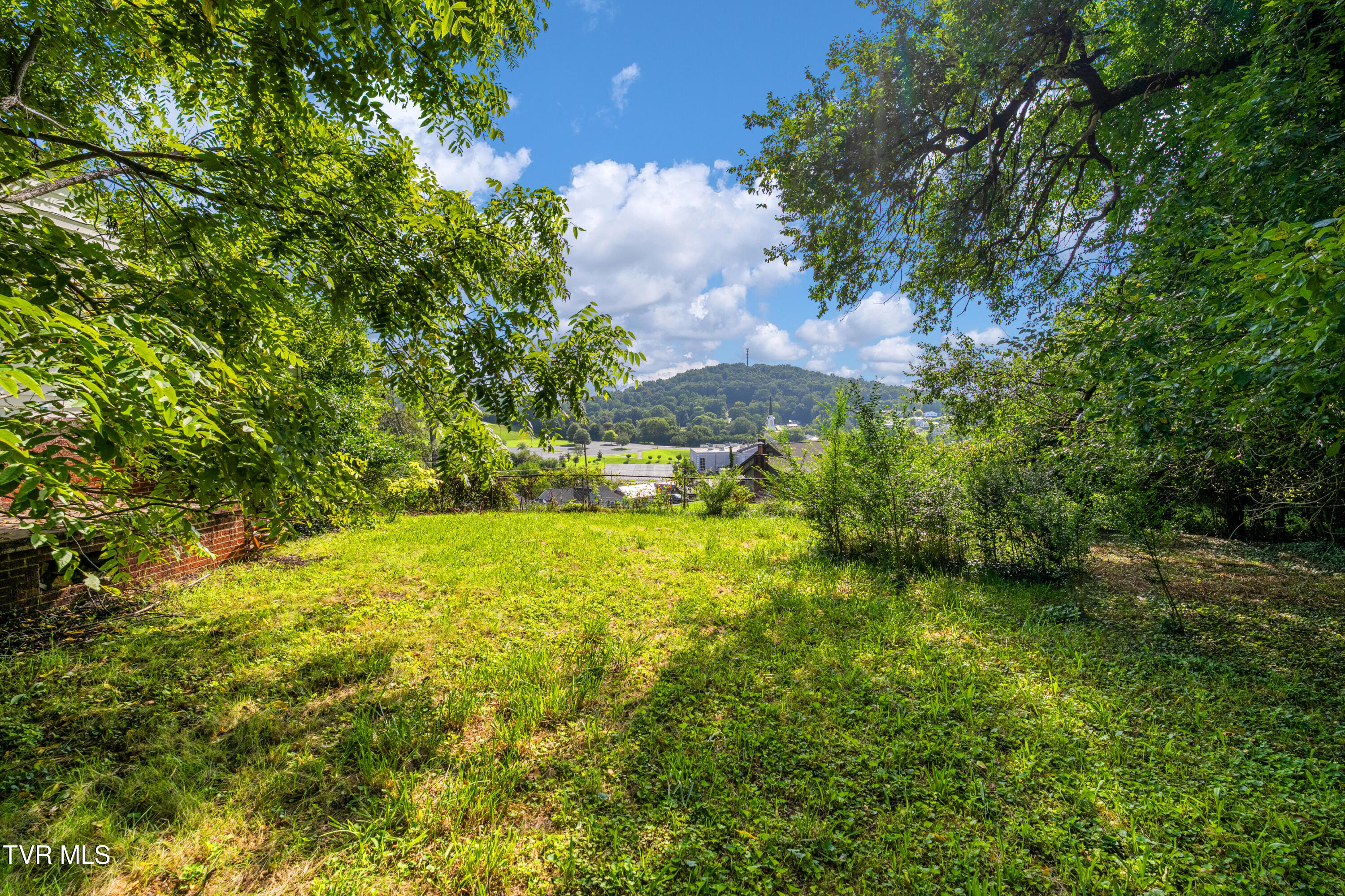 1605 Highpoint Avenue Property Photo 1