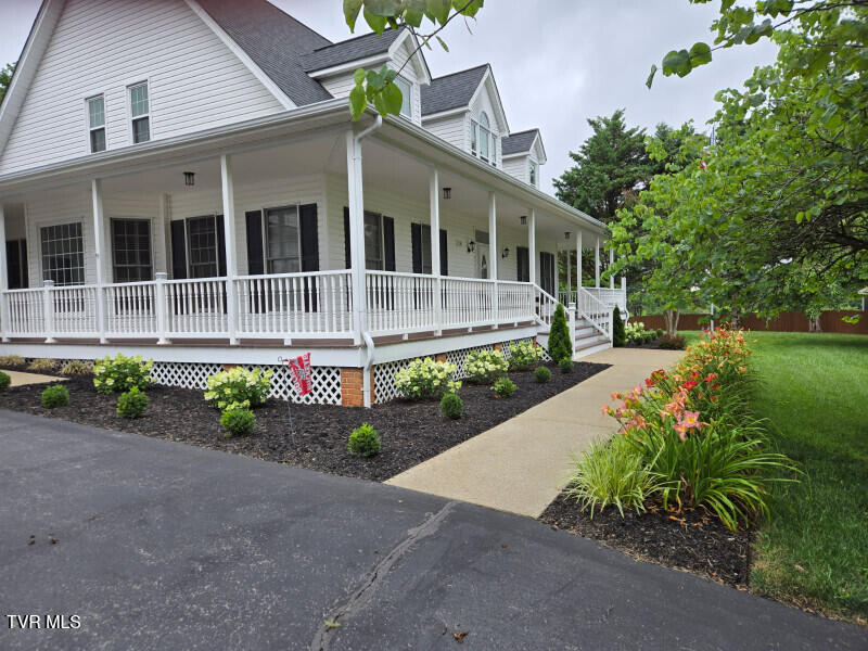 115 Lazy Lane Property Photo 3