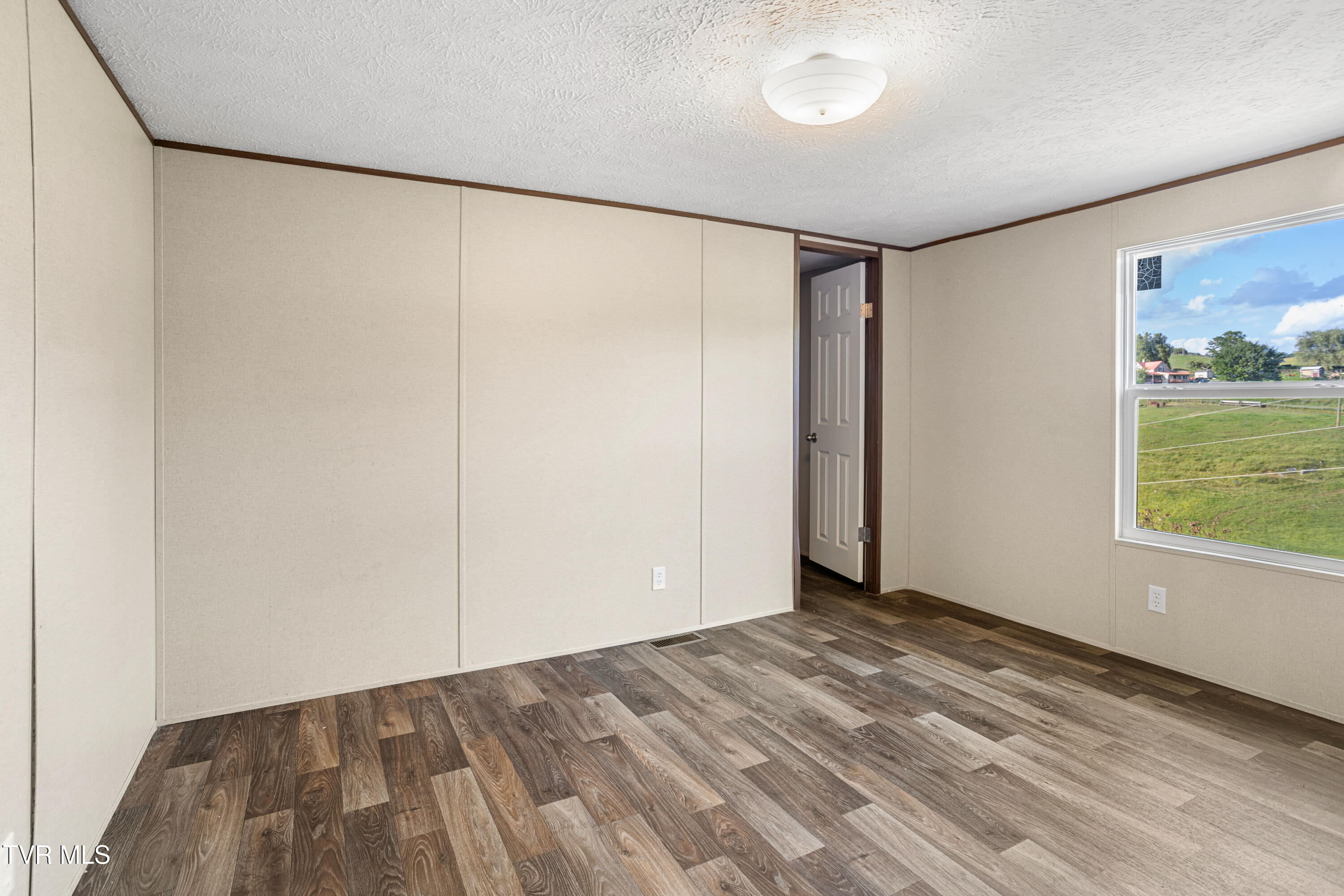 18026 Confederate Road Property Photo 23