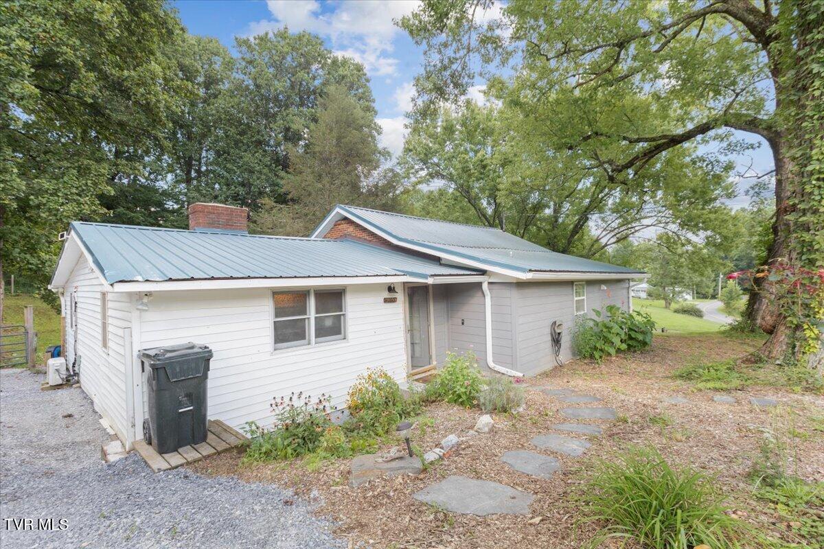 160 Sycamore Drive Property Photo 1