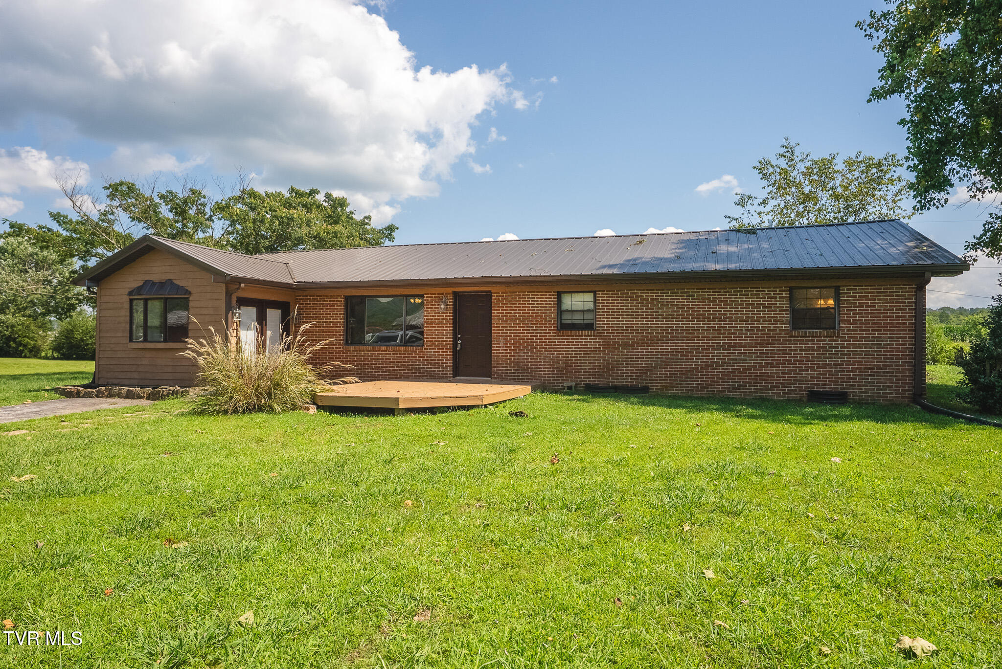 211 Chestnut Road Property Photo 1