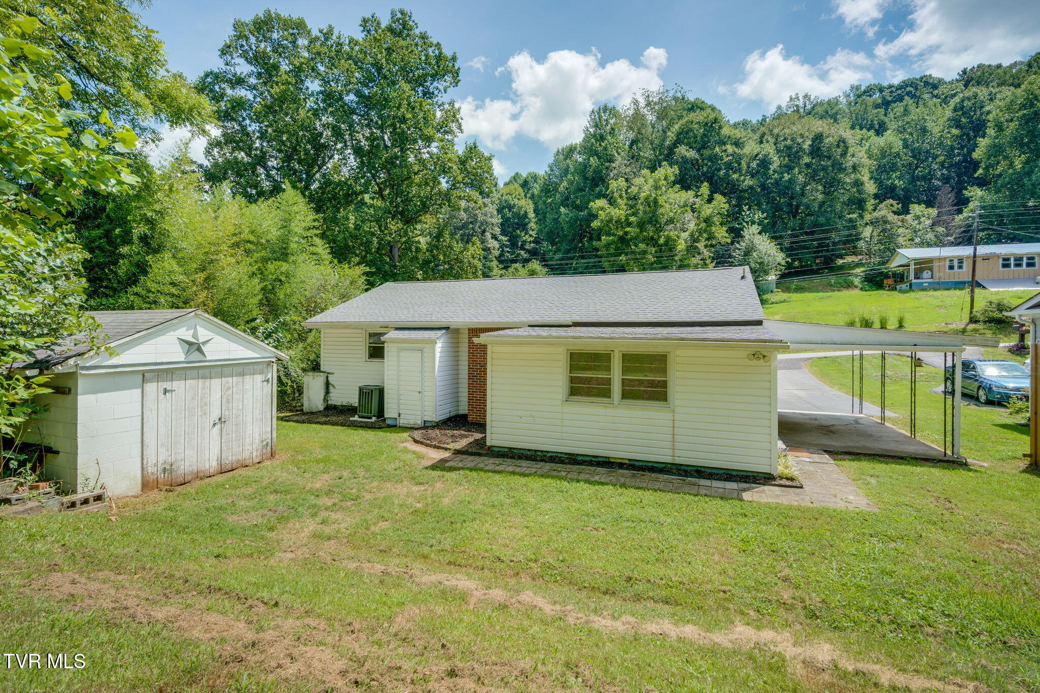 337 Woodcrest Drive Property Photo 23