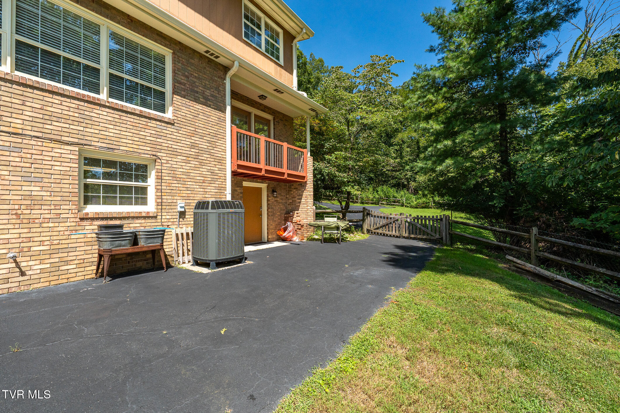 2313 Norwich Place Property Photo 63