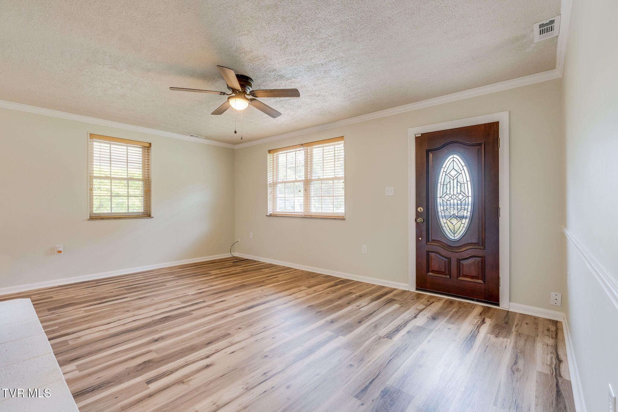 100 Hickory Drive Property Photo 7
