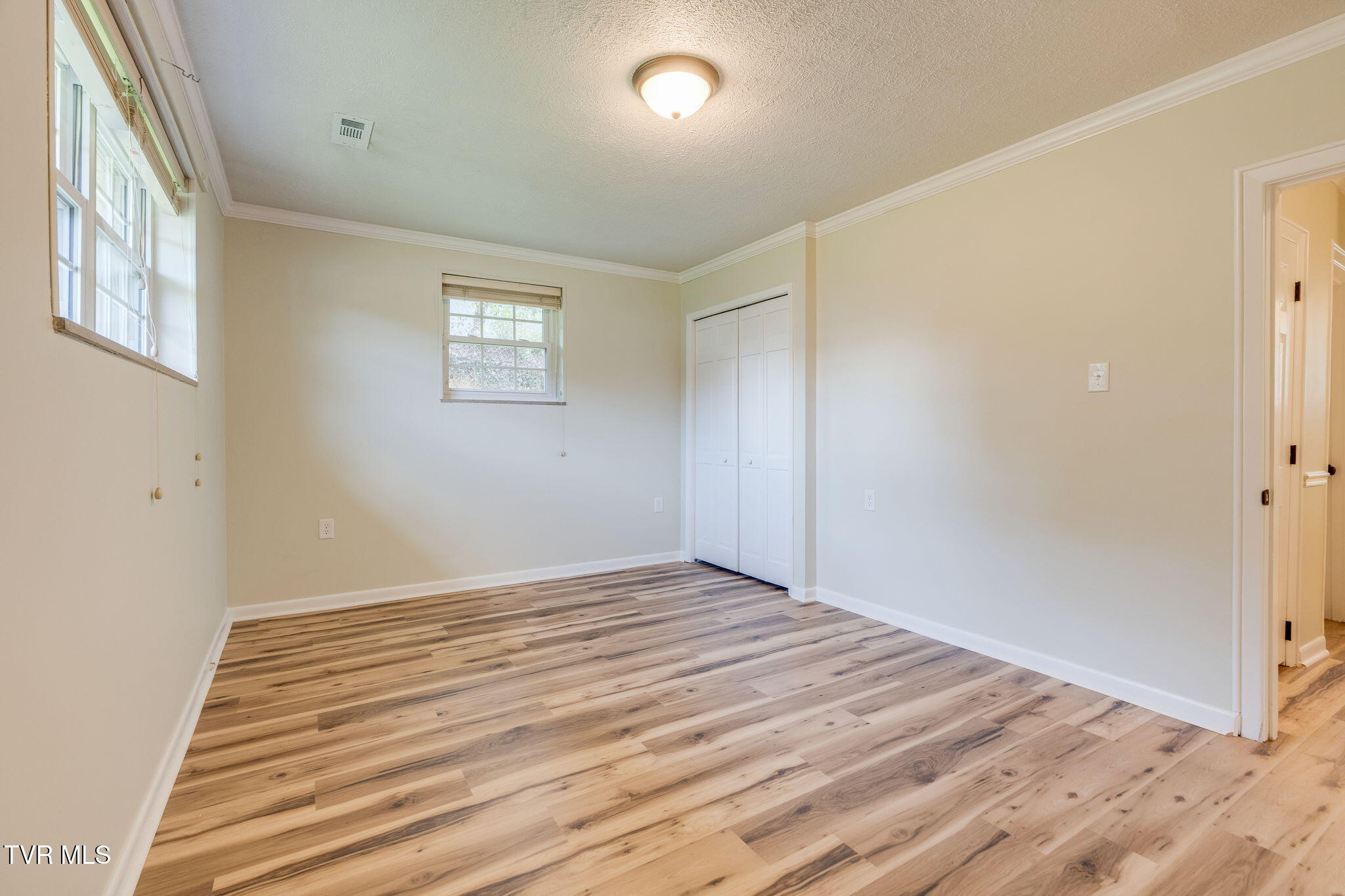 100 Hickory Drive Property Photo 14