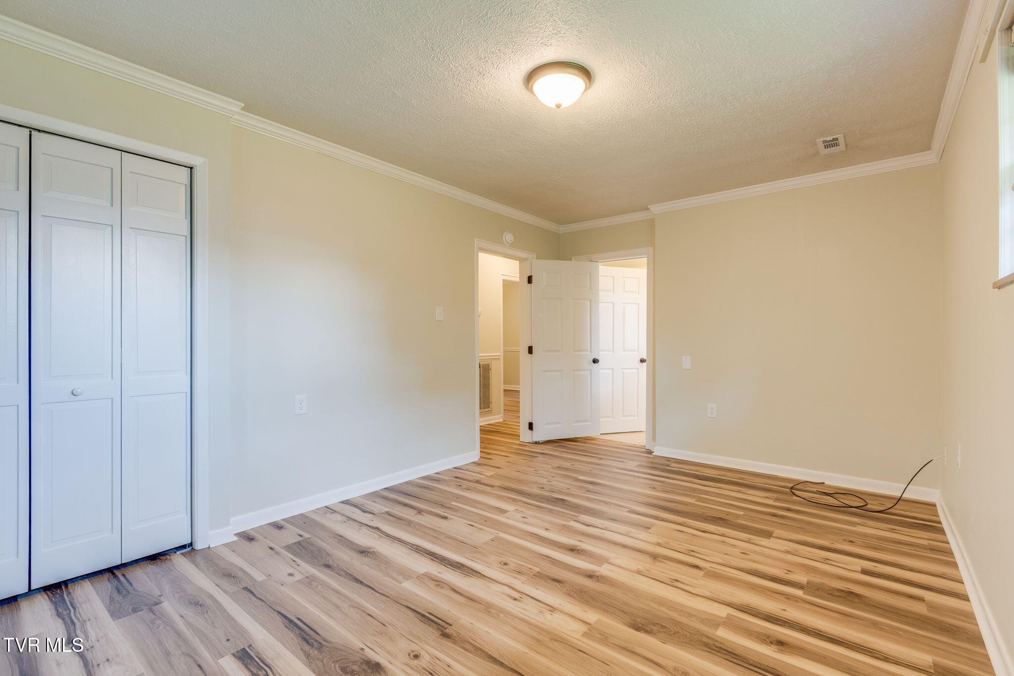 100 Hickory Drive Property Photo 15