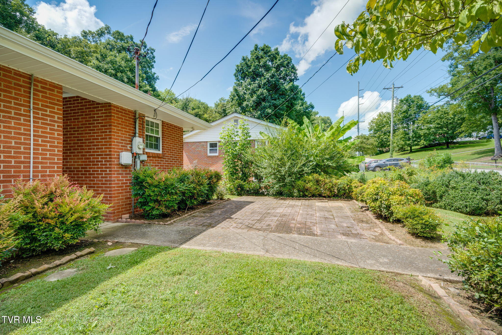 100 Hickory Drive Property Photo 25