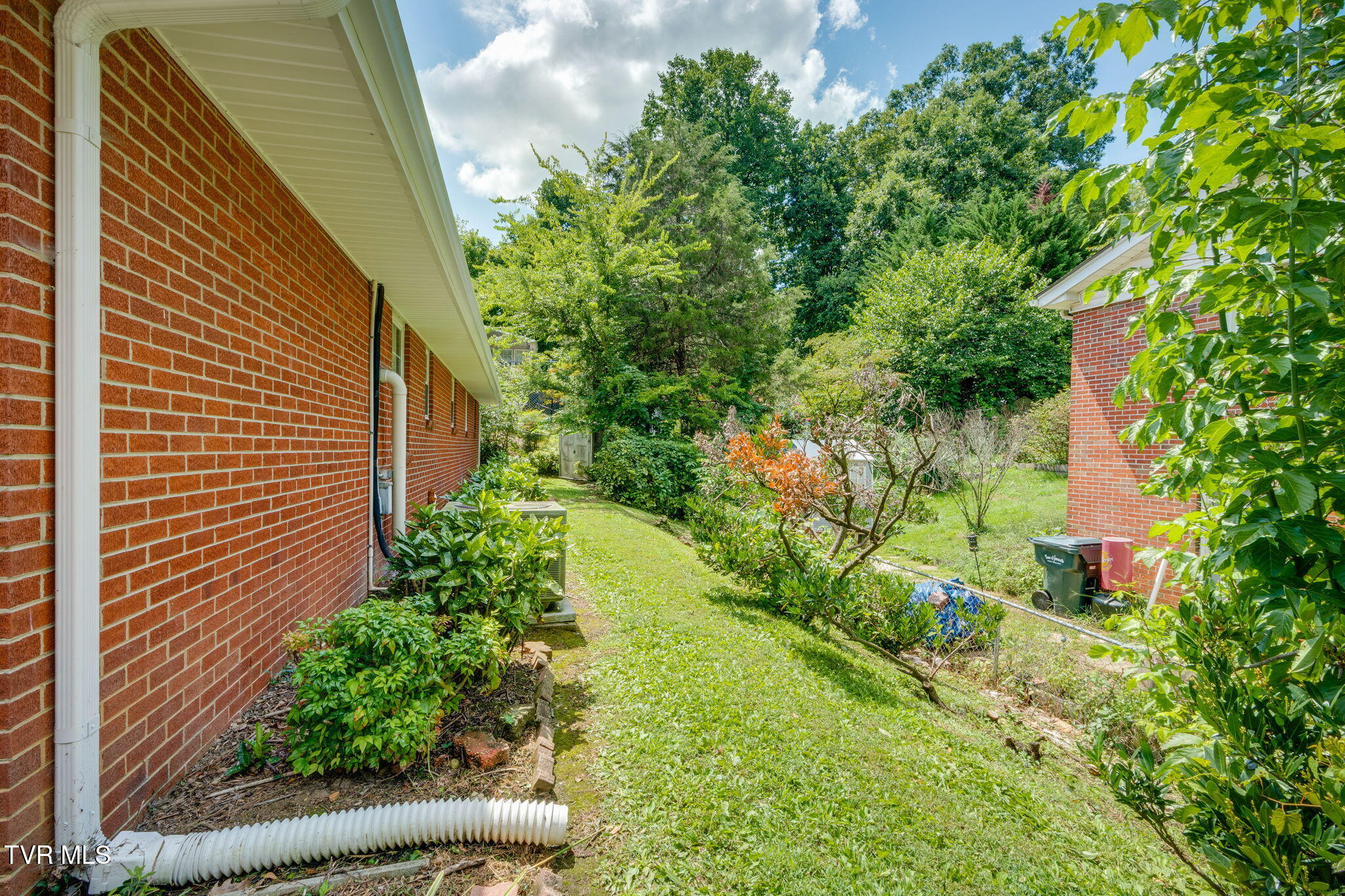 100 Hickory Drive Property Photo 26