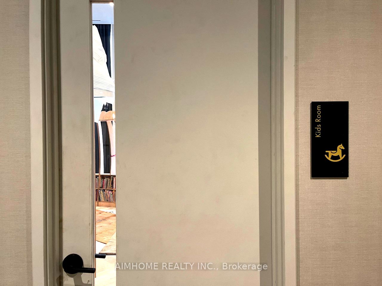 15 Holmes Ave Property Photo 8