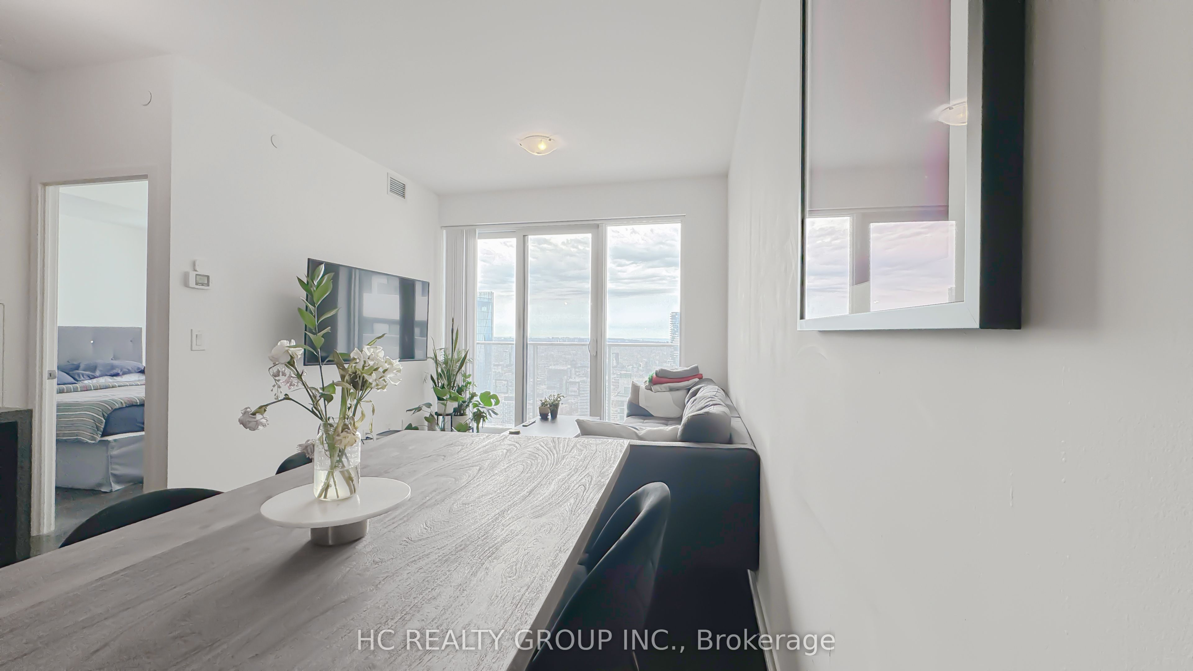 #6506 - 100 Harbour Street Property Photo 3