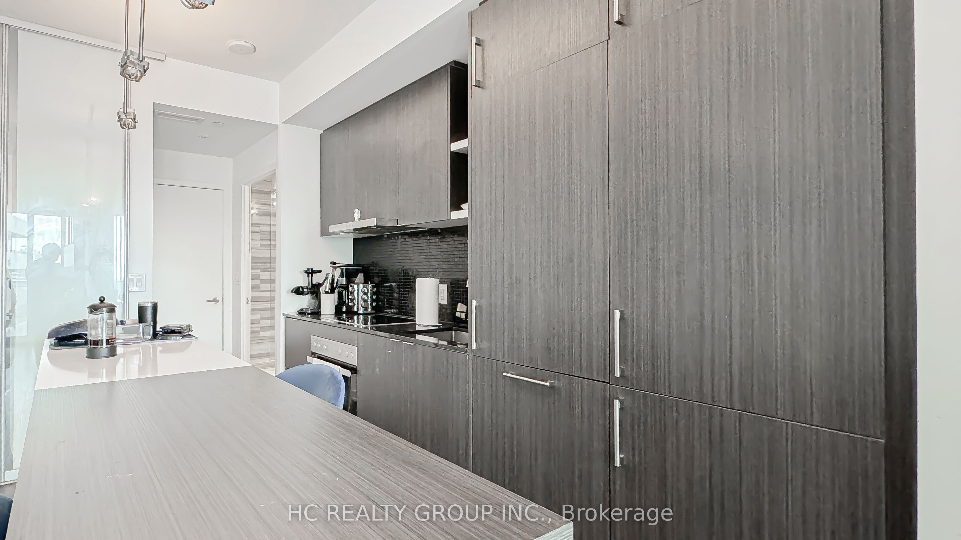 #6506 - 100 Harbour Street Property Photo 8