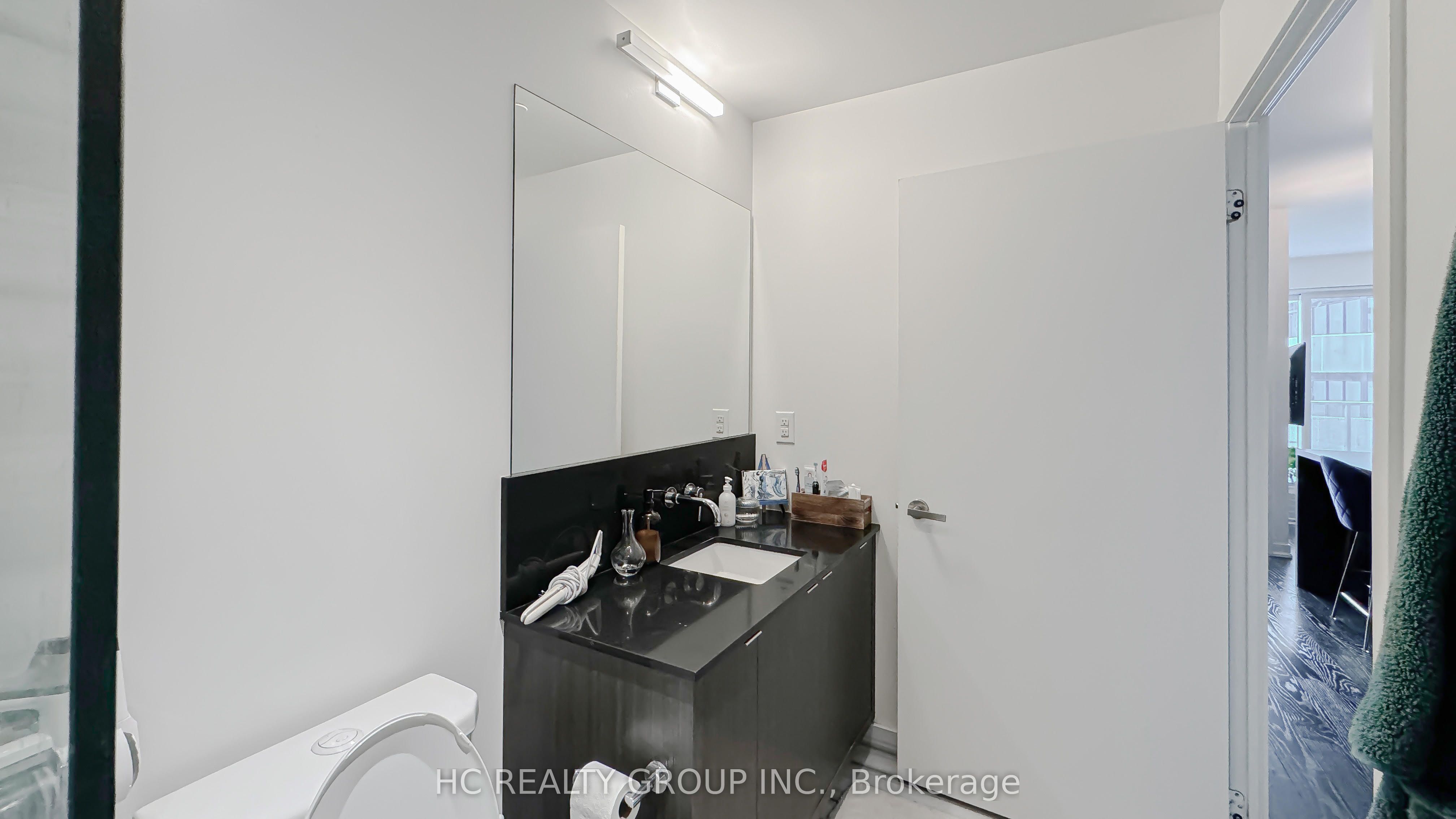 #6506 - 100 Harbour Street Property Photo 14
