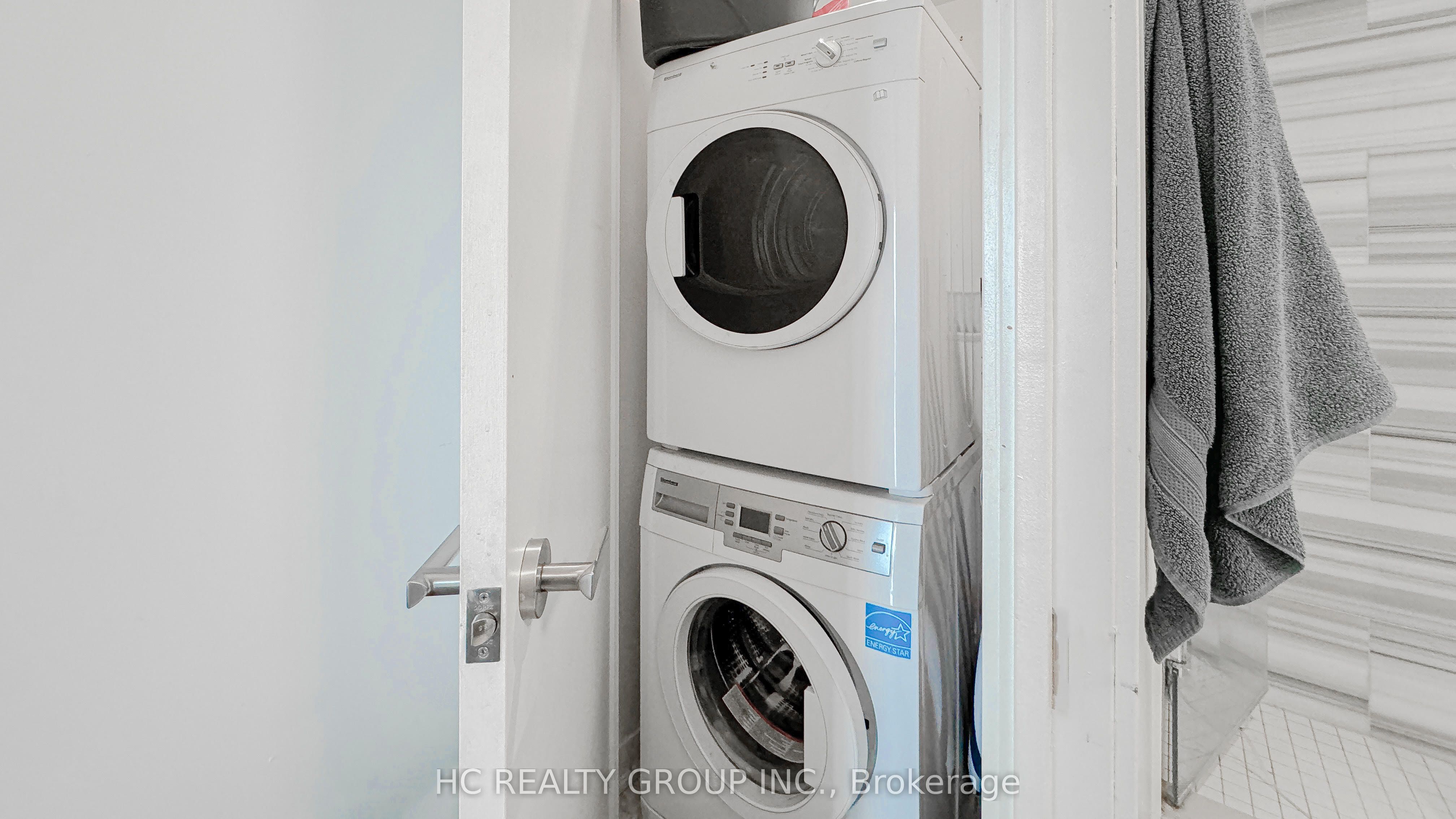 #6506 - 100 Harbour Street Property Photo 18