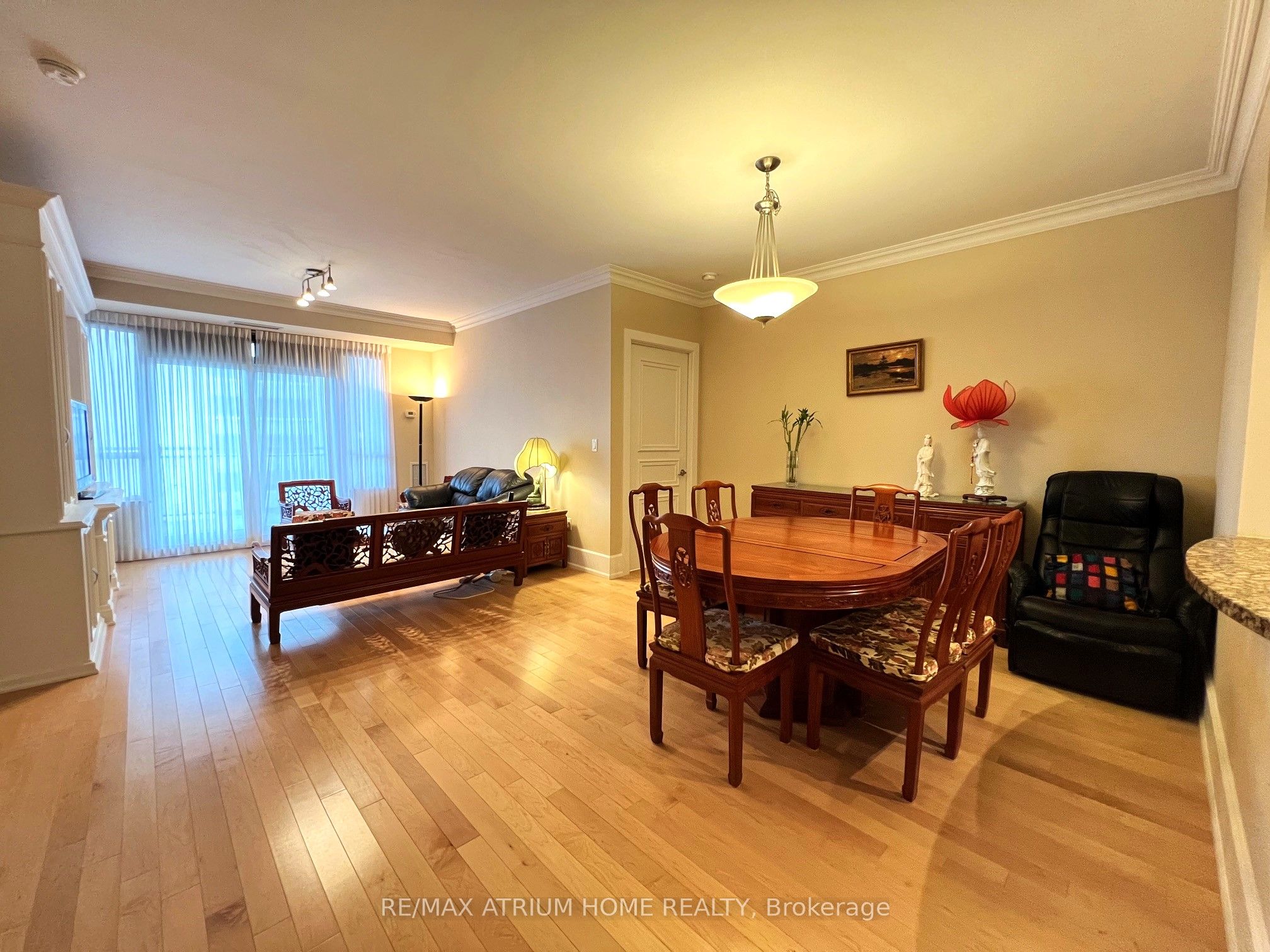 #1705 - 662 Sheppard Avenue Property Photo 2