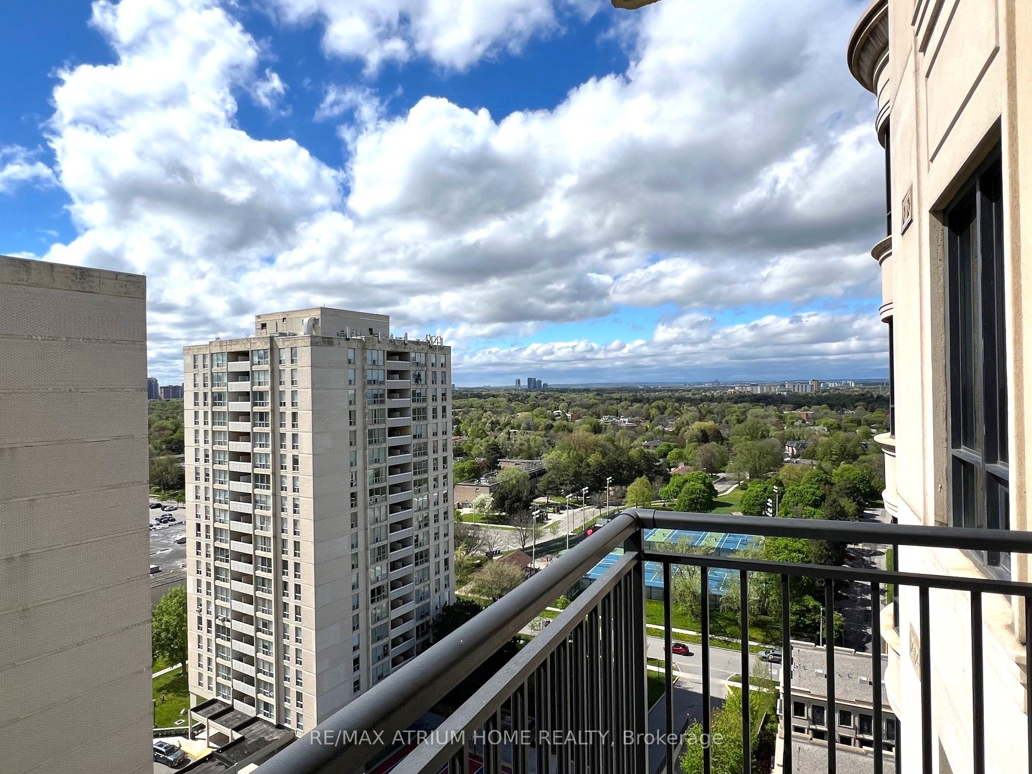 #1705 - 662 Sheppard Avenue Property Photo 21