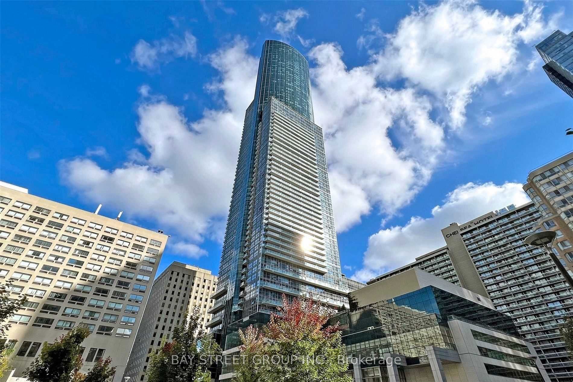 386 Yonge St Property Photo 1