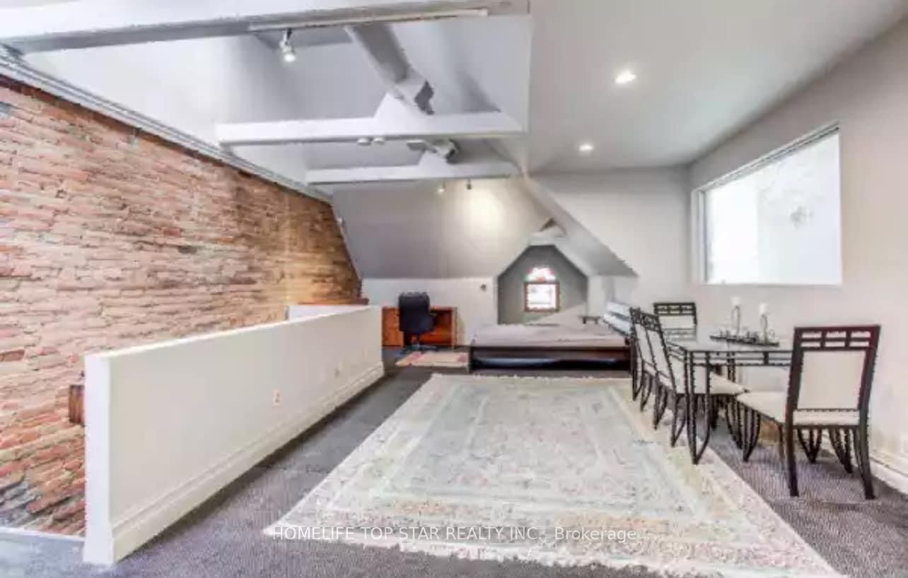 555 Church St Property Photo 2