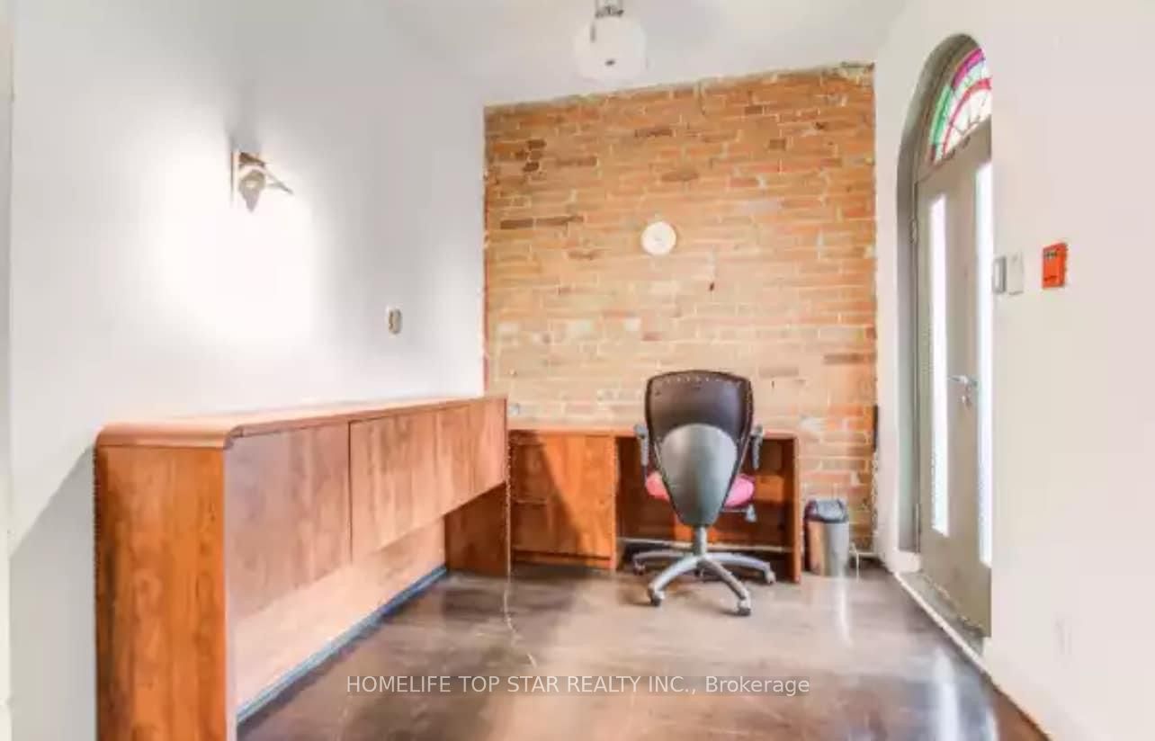 555 Church St Property Photo 3