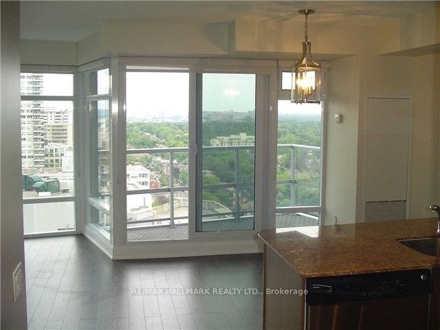 2181 Yonge St Property Photo