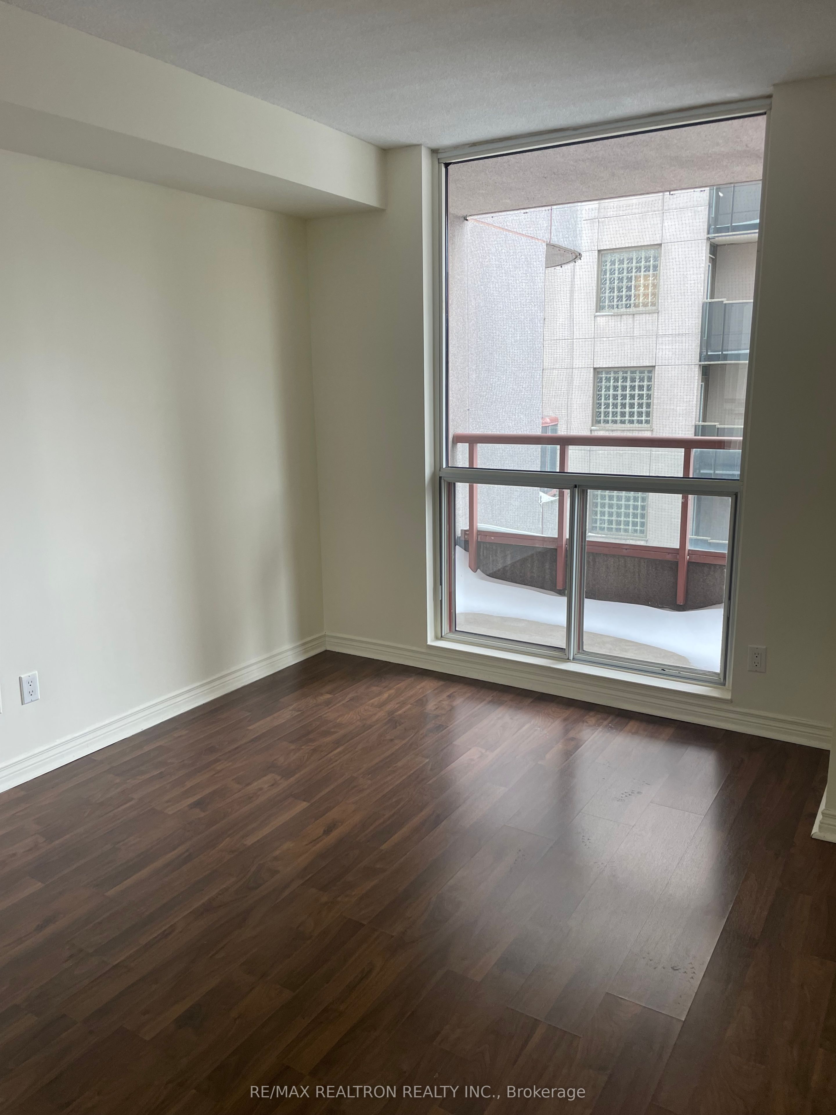 #1708 - 736 Bay Street Property Photo 7