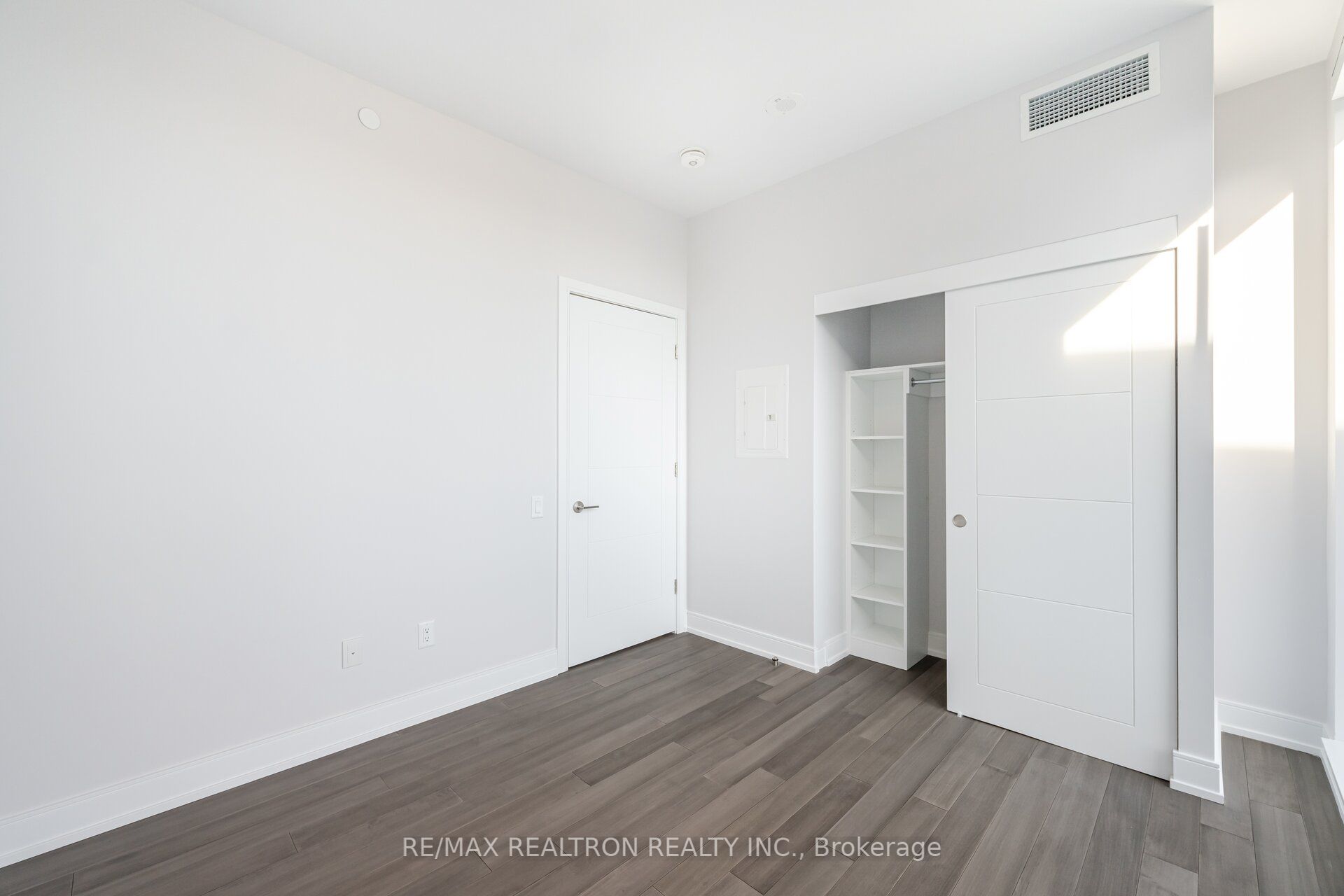 #1111 - 2525 Bathurst Street Property Photo 2